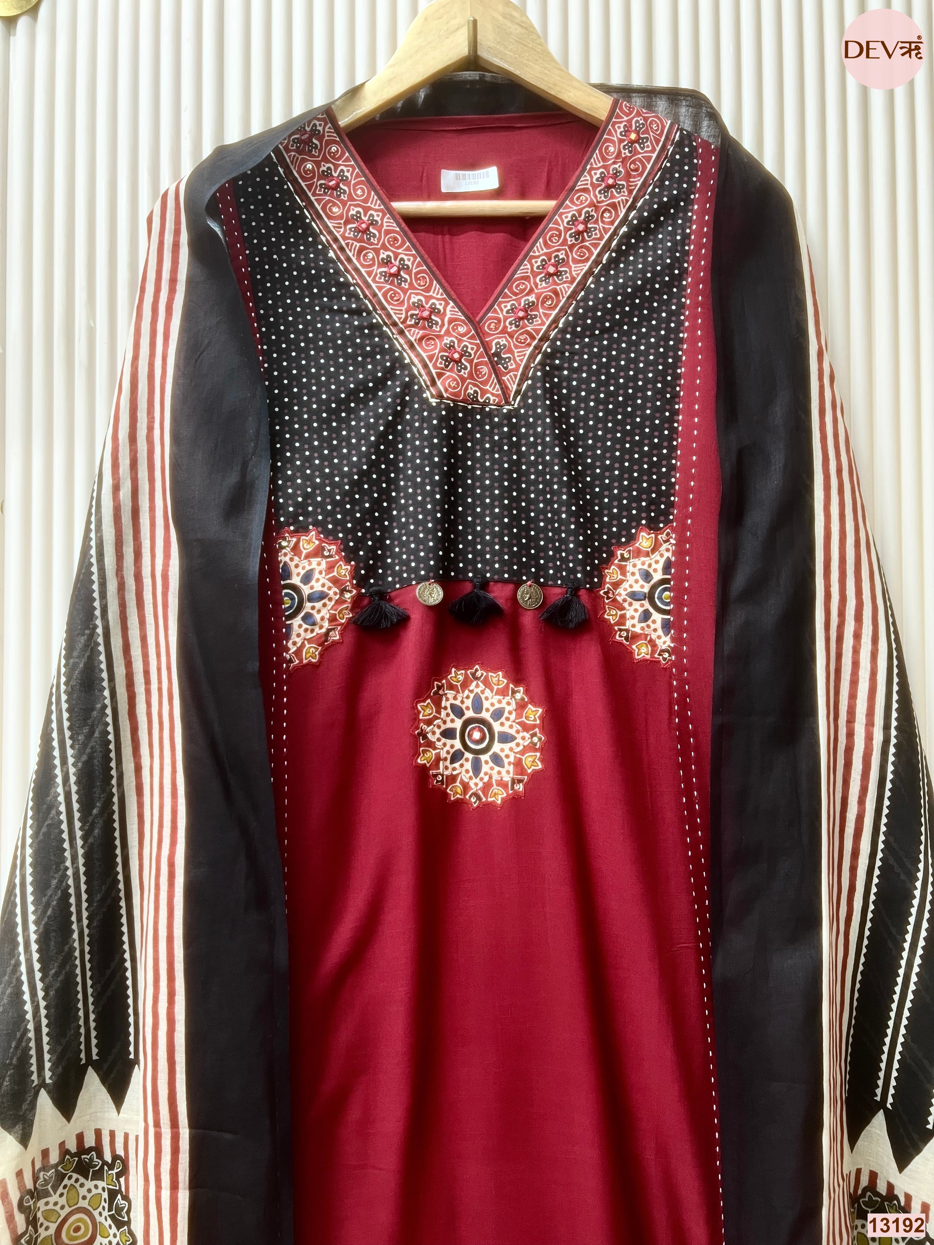 Maroon Slub Cotton Printed Unstitched 3-Piece Suit (Devri – D.No 13192)