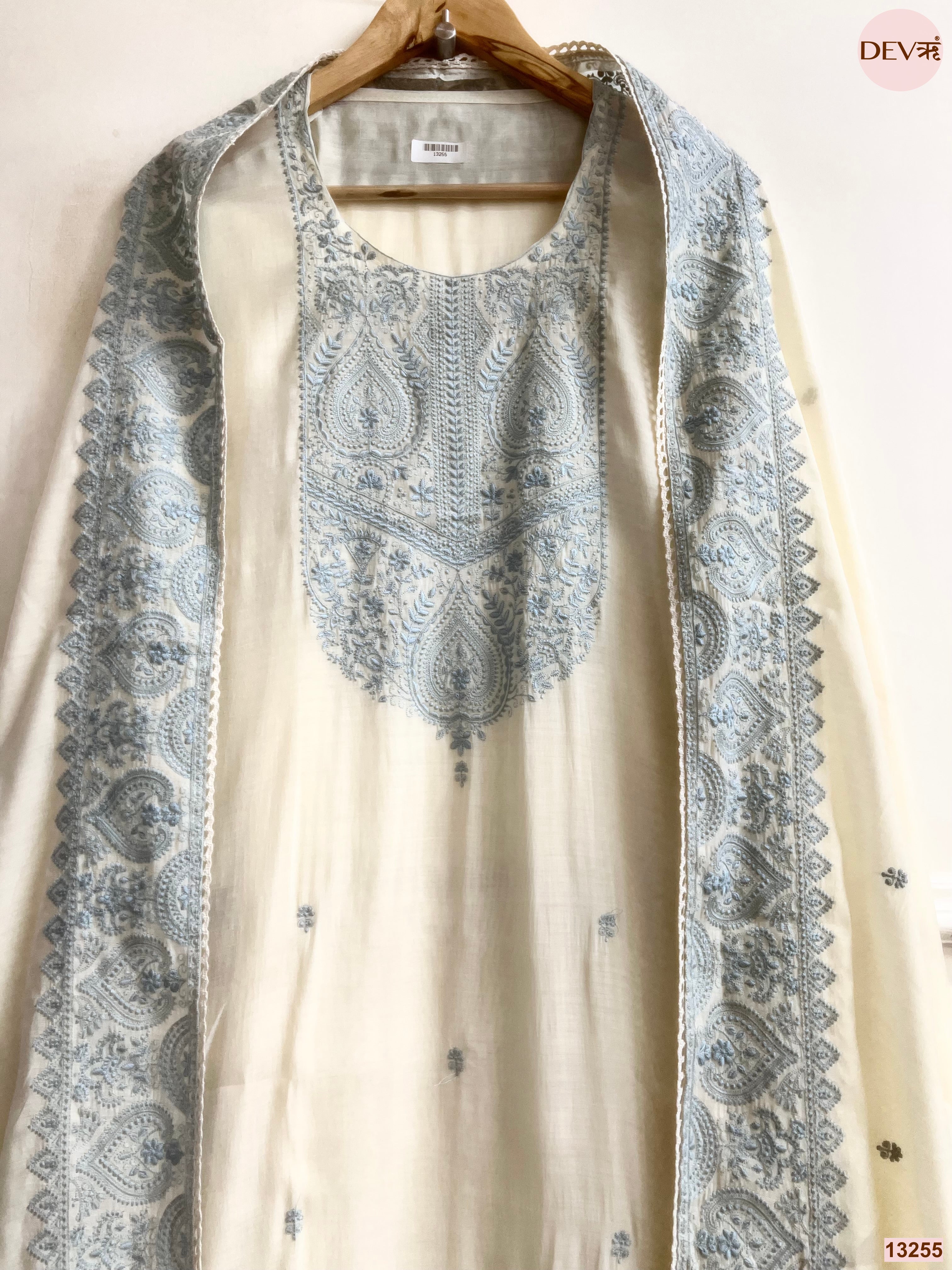 Cream Mul Cotton Printed Unstitched 3-Piece Suit (Devri – D.No 13255)