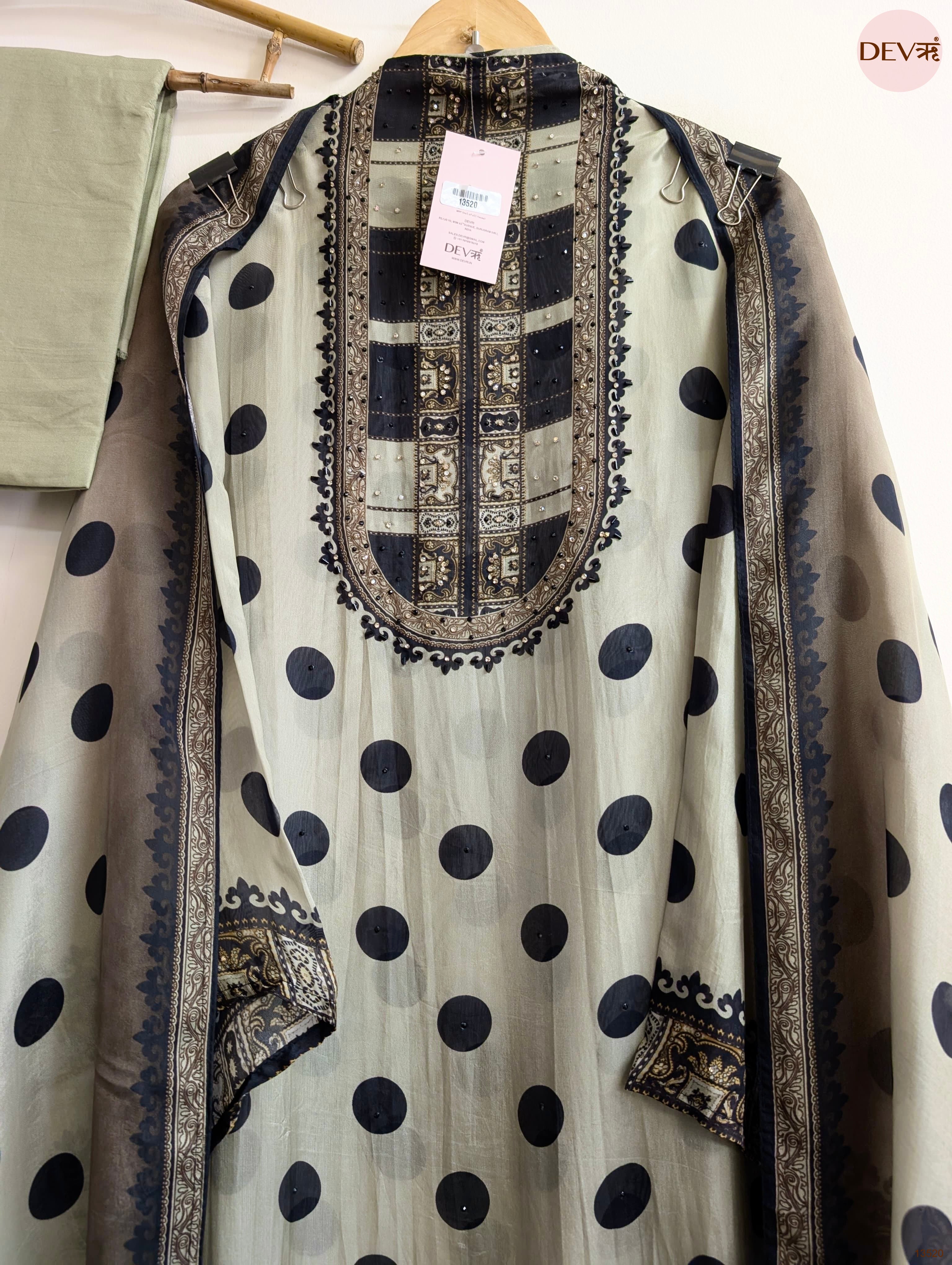 Sage Muslin Printed Unstitched 3-Piece Suit (Devri – D.No 13520)