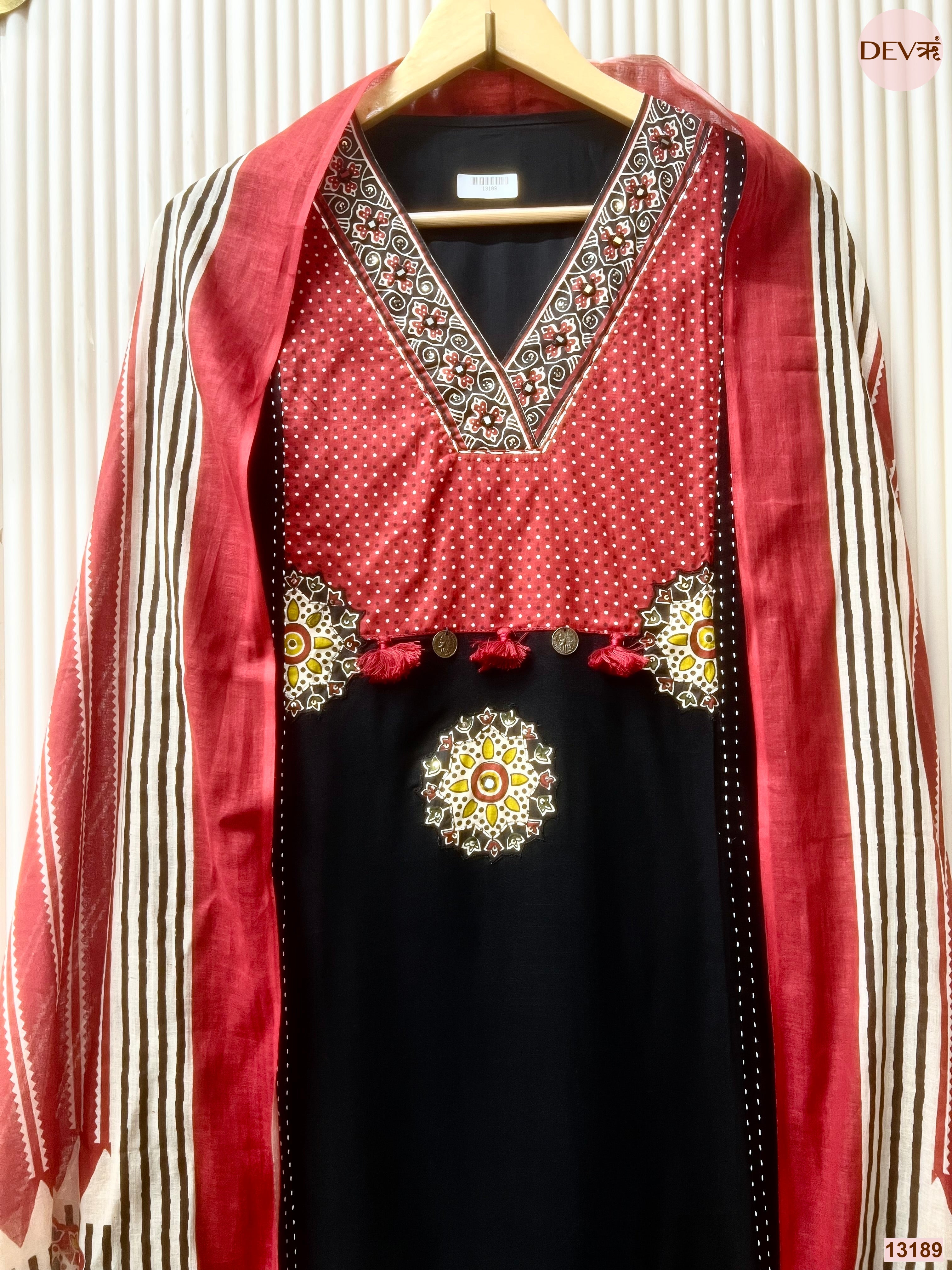Black Slub Cotton Printed Unstitched 3-Piece Suit (Devri – D.No 13189)