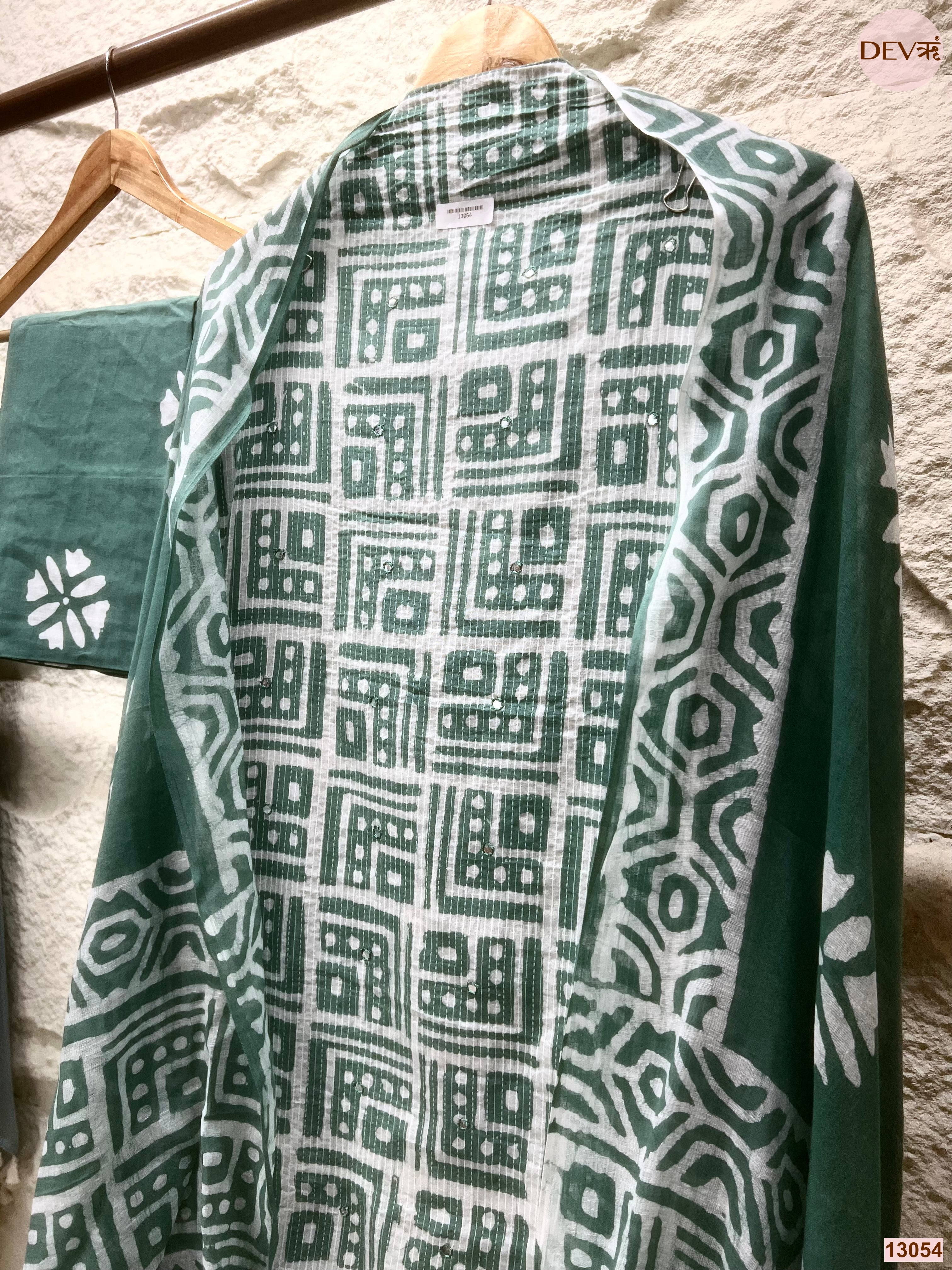 Green Cotton Printed Unstitched 3-Piece Suit (Devri – D.No 13054)