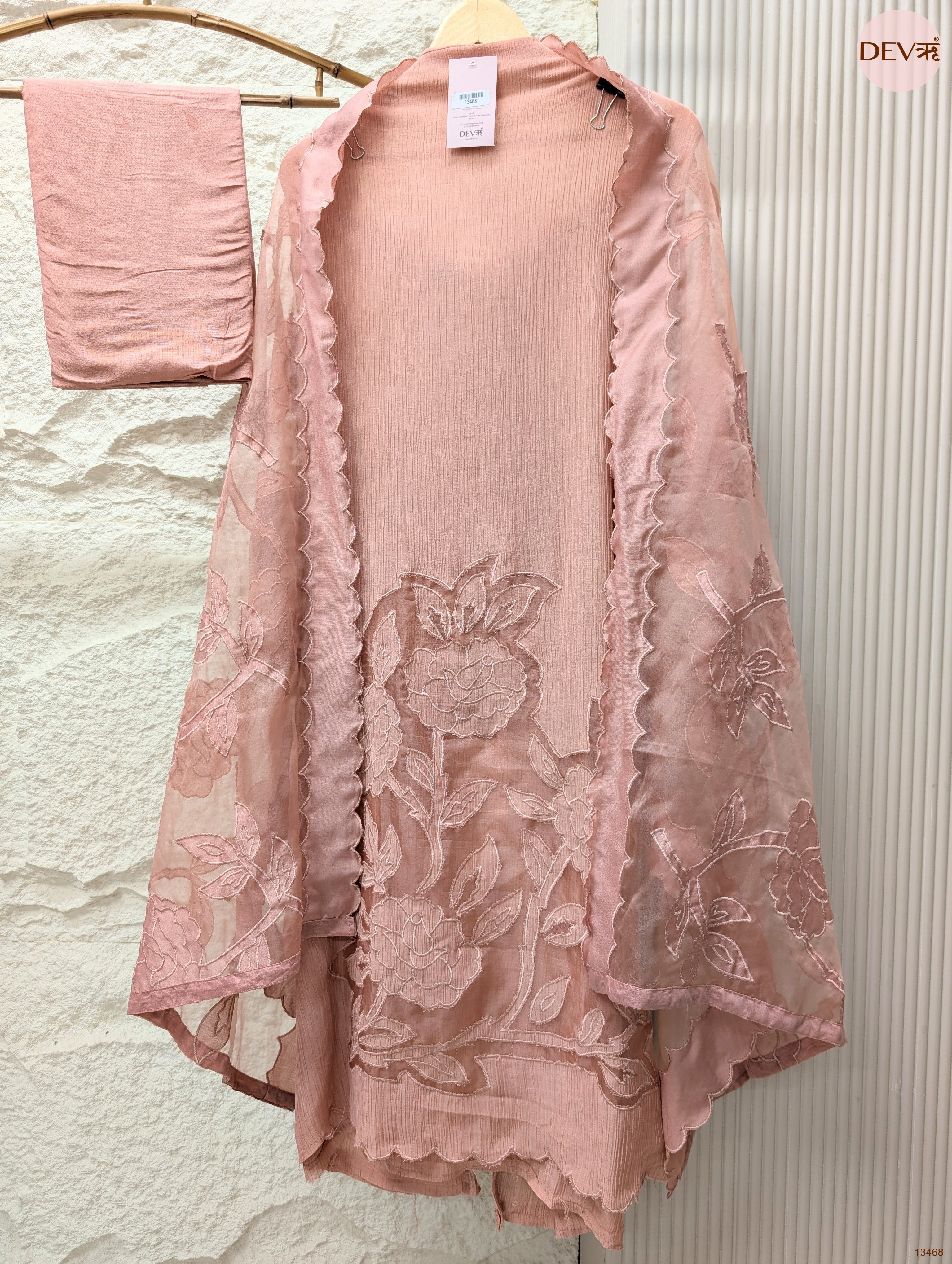 Pink Mul Crush Embroidered Unstitched 3-Piece Suit (Devri – D.No 13468)