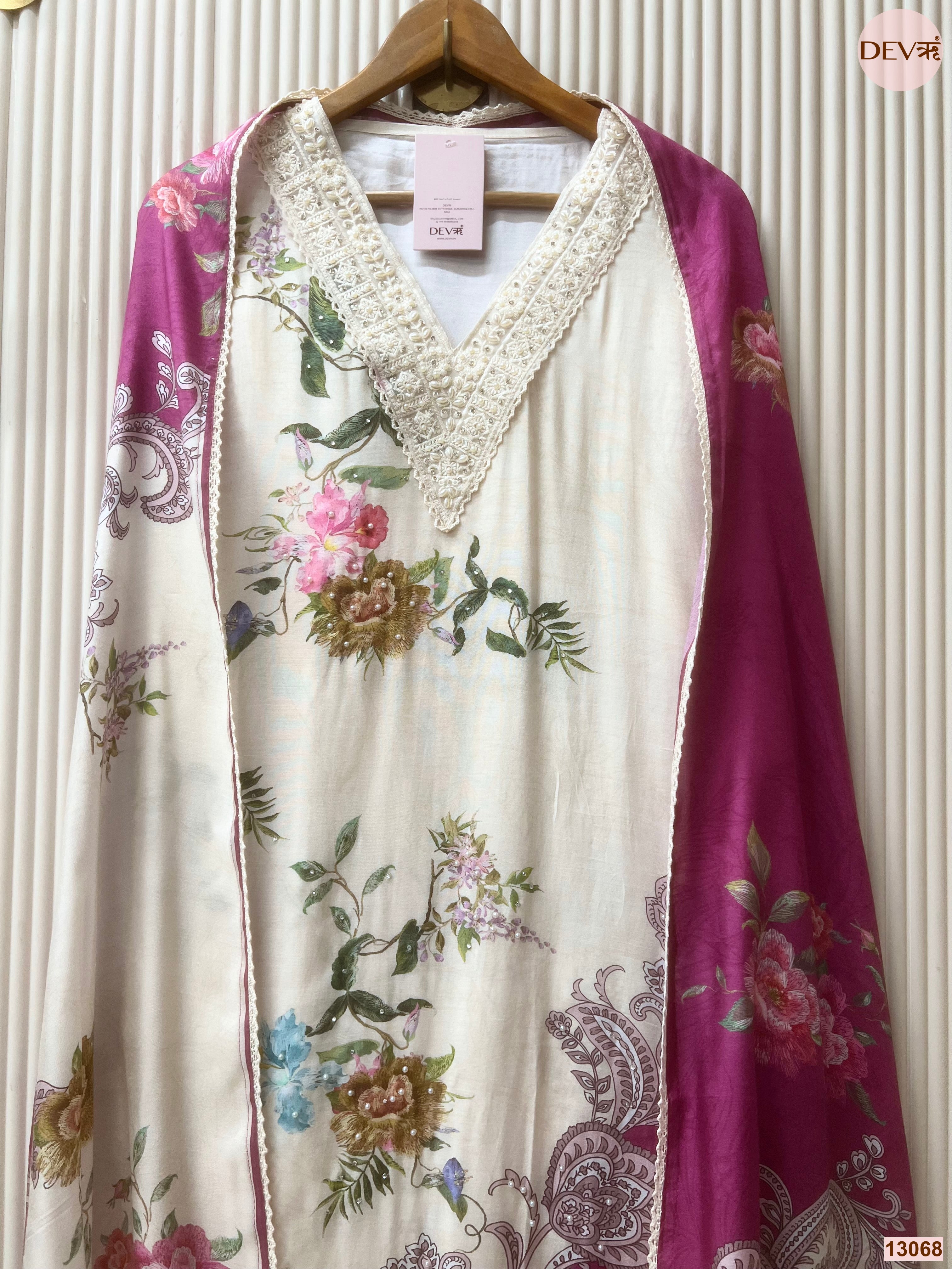 Cream Muslin Printed Unstitched 3-Piece Suit (Devri – D.No 13068)