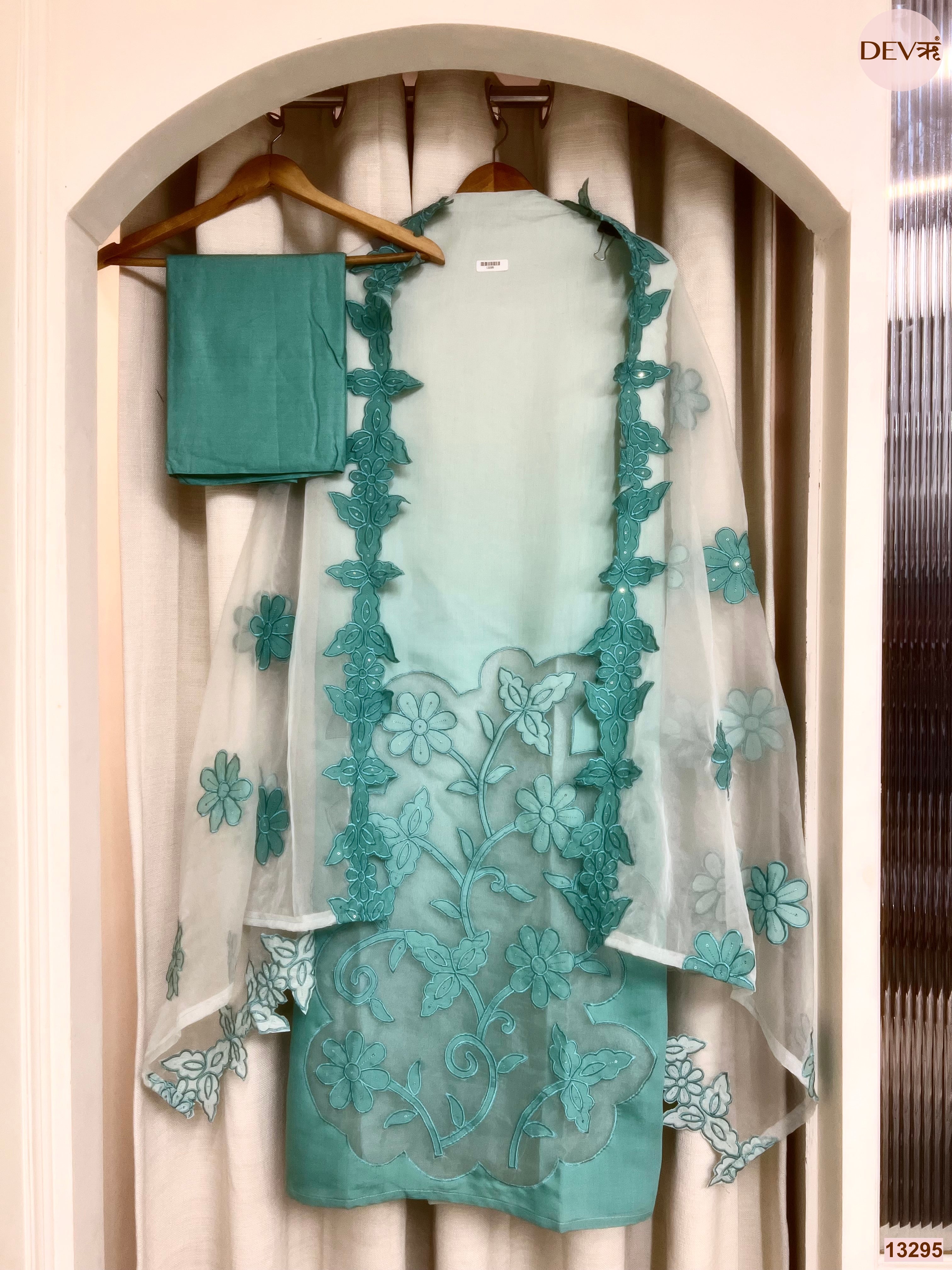 Aqua Mul Chanderi Embroidered Unstitched 3-Piece Suit (Devri – D.No 13295)