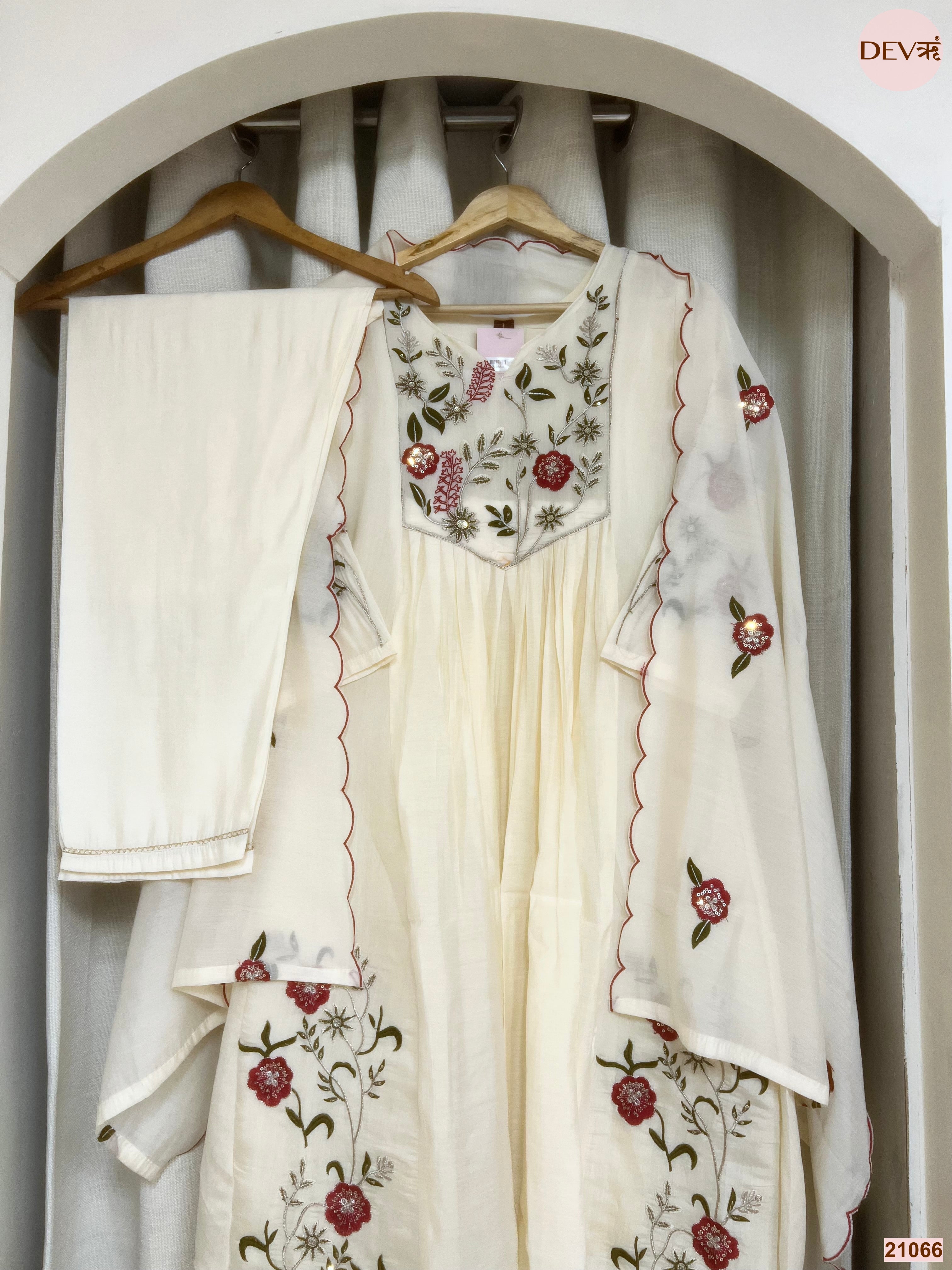 Gulnaar Mul Chanderi Embroidered Ivory 3-Piece Set (Devri – D.No 21066)