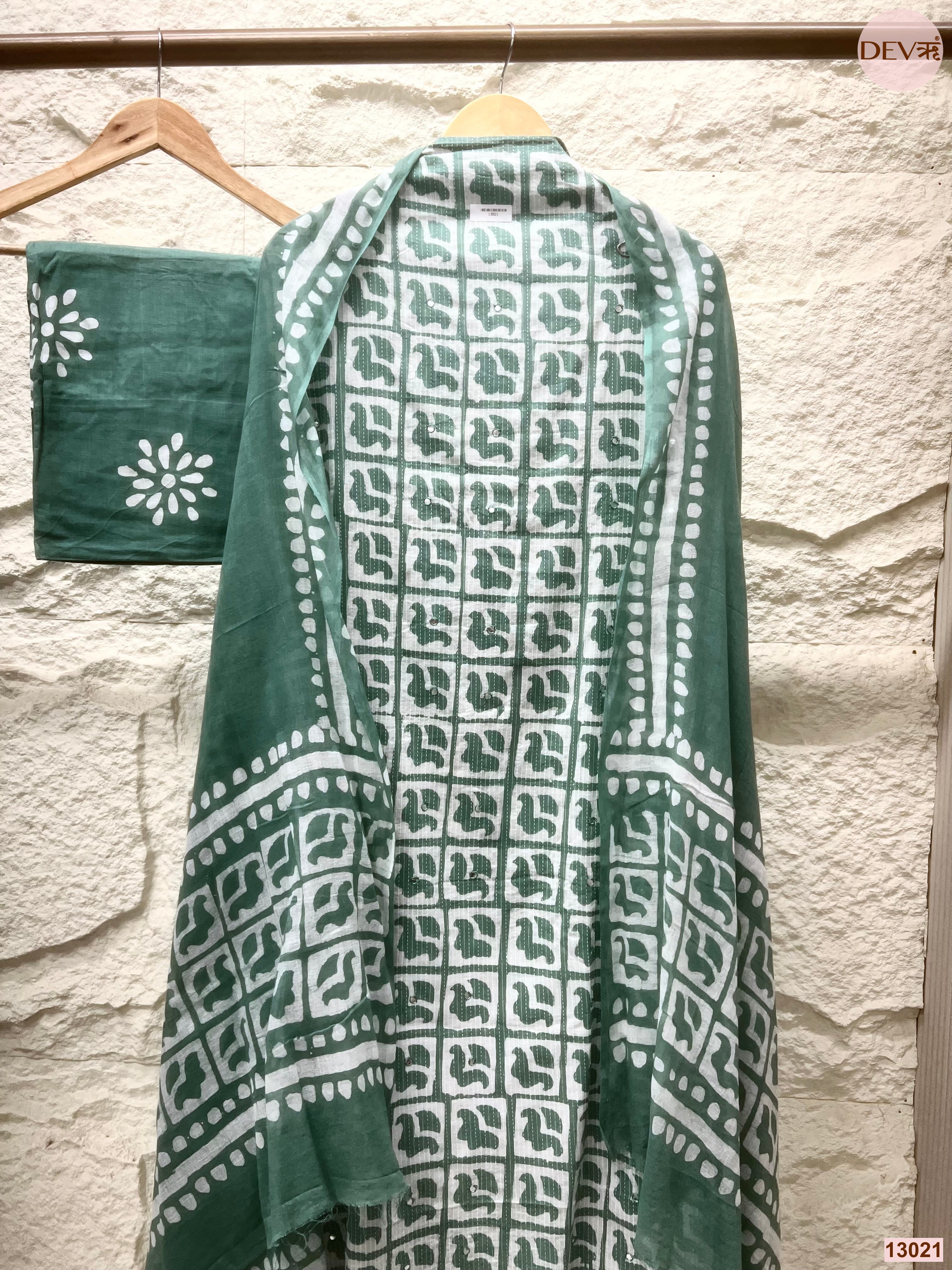 Green Cotton Printed Unstitched 3-Piece Suit (Devri – D.No 13021)