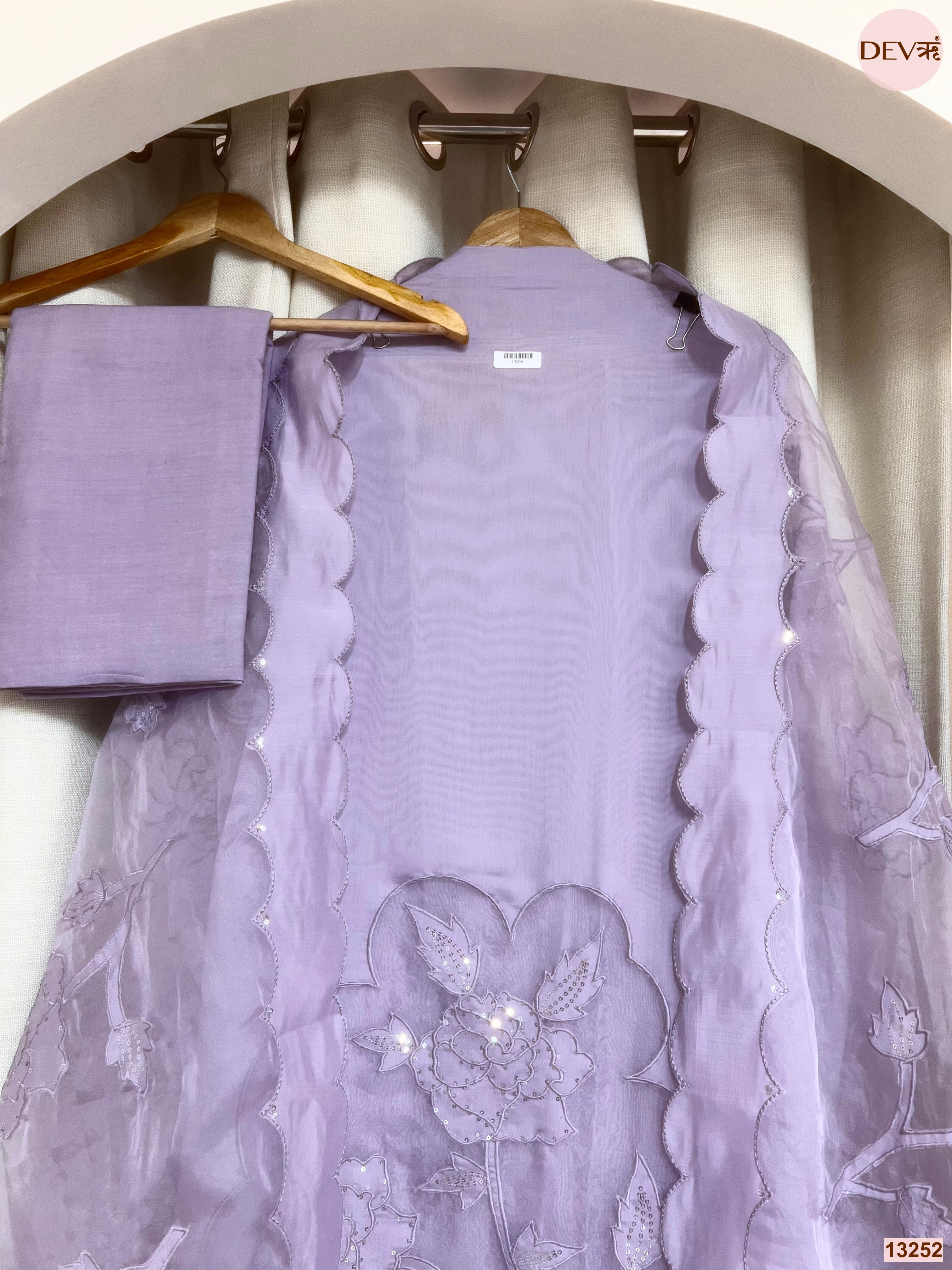 Lavender Mul Chanderi Embroidered Unstitched 3-Piece Suit (Devri – D.No 13252)