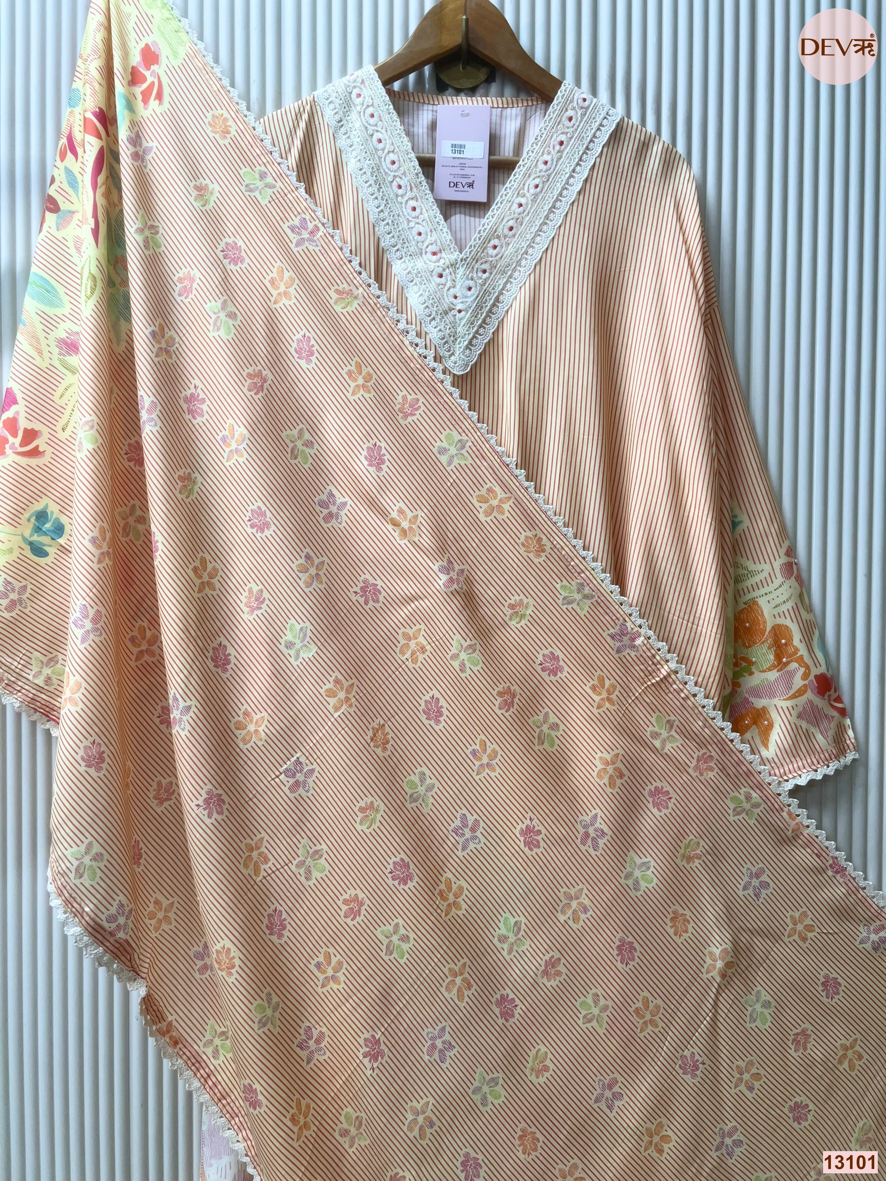 Peach Muslin Printed Unstitched 3-Piece Suit (Devri – D.No 13101)