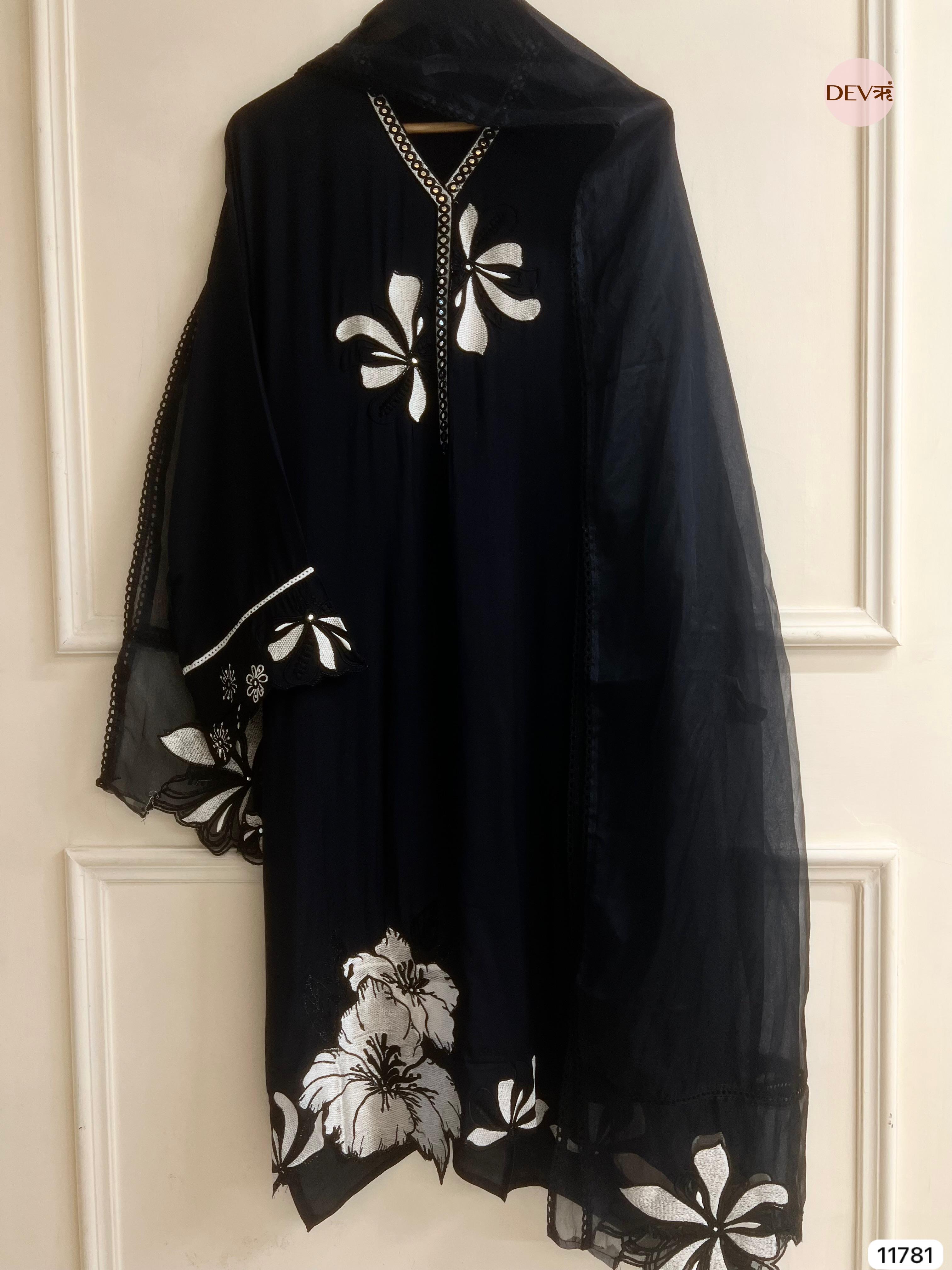 Black Pure muslin semi stitched-Set Of 3 - {11781}