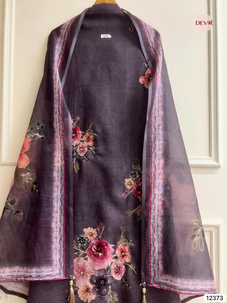 Plum Grey Linen Printed Unstitched 3-Piece Suit (Devri – D.No 12373)