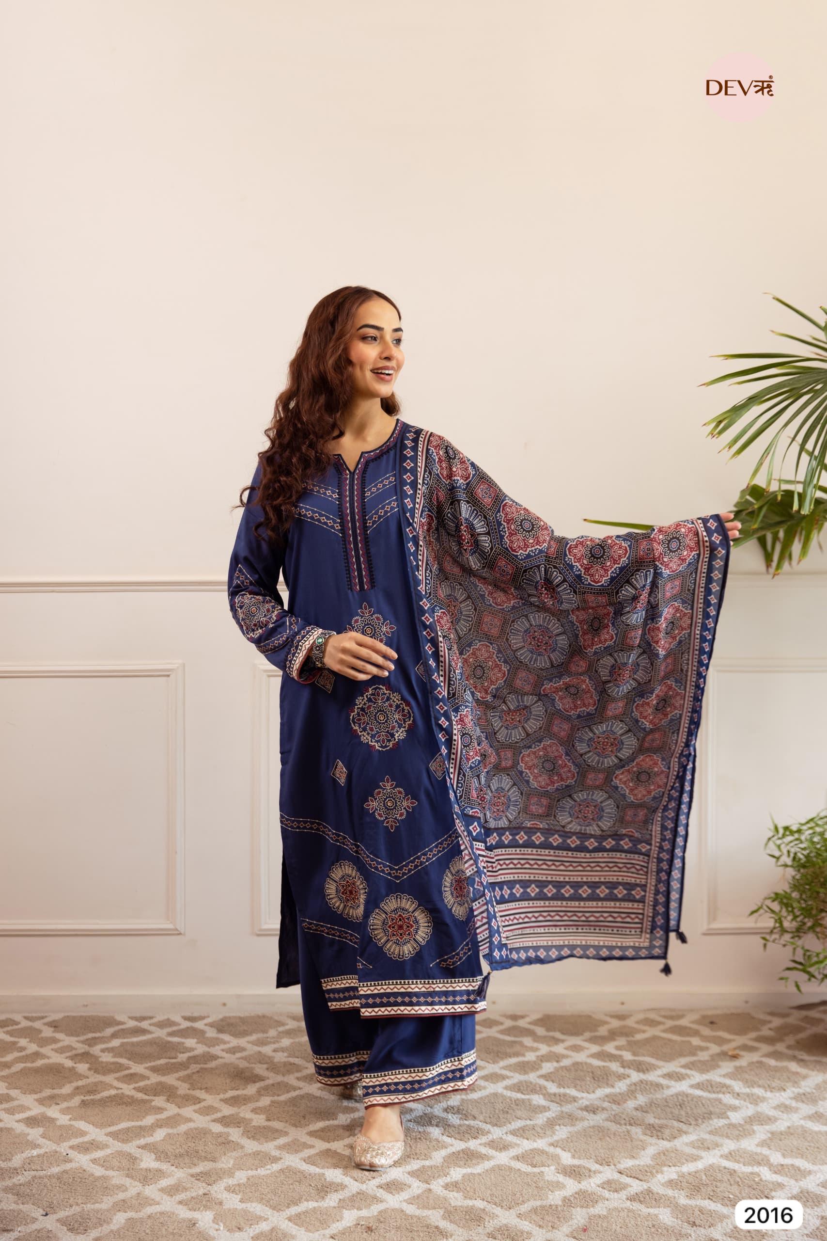 Blue Navy Ornate Reyon 3-Piece Set - {2016}