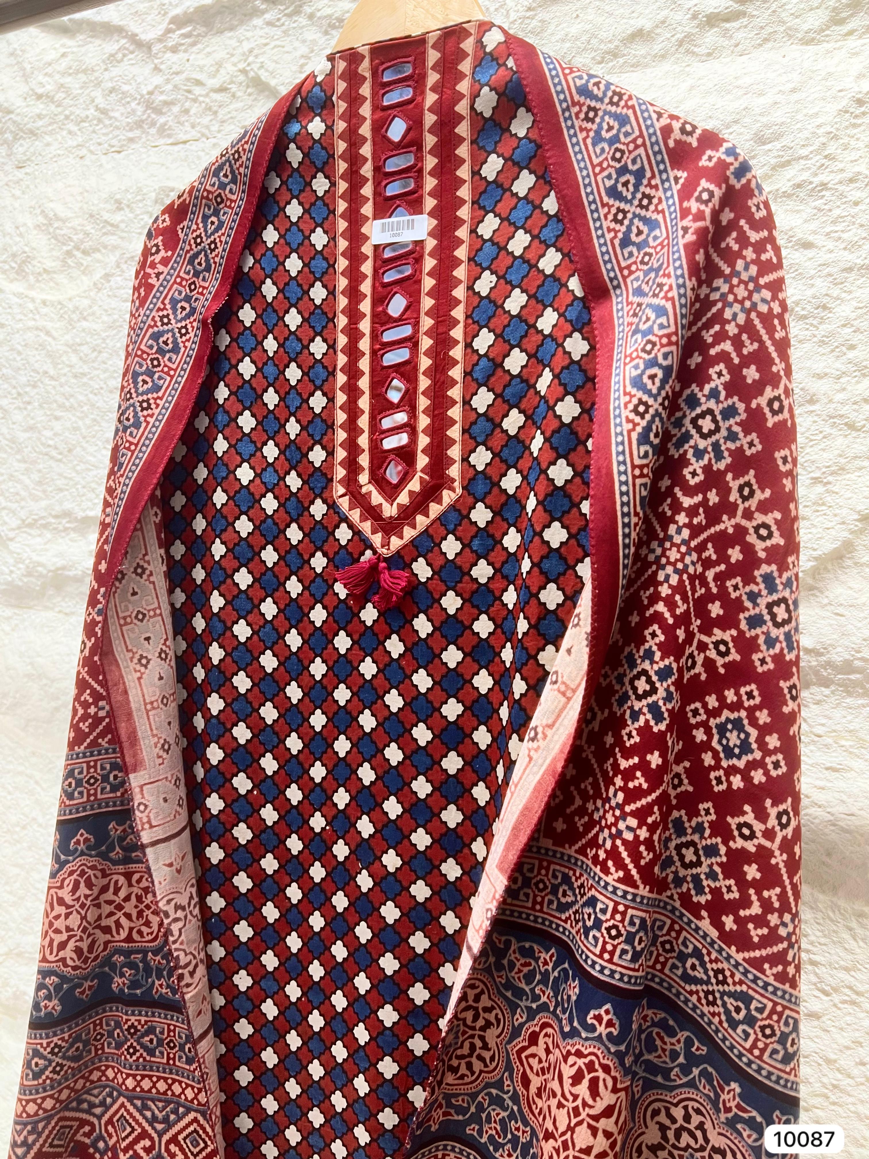 Advika Cotton Geometric Printed Maroon 3-Piece Set (Devri – D.No 10087)