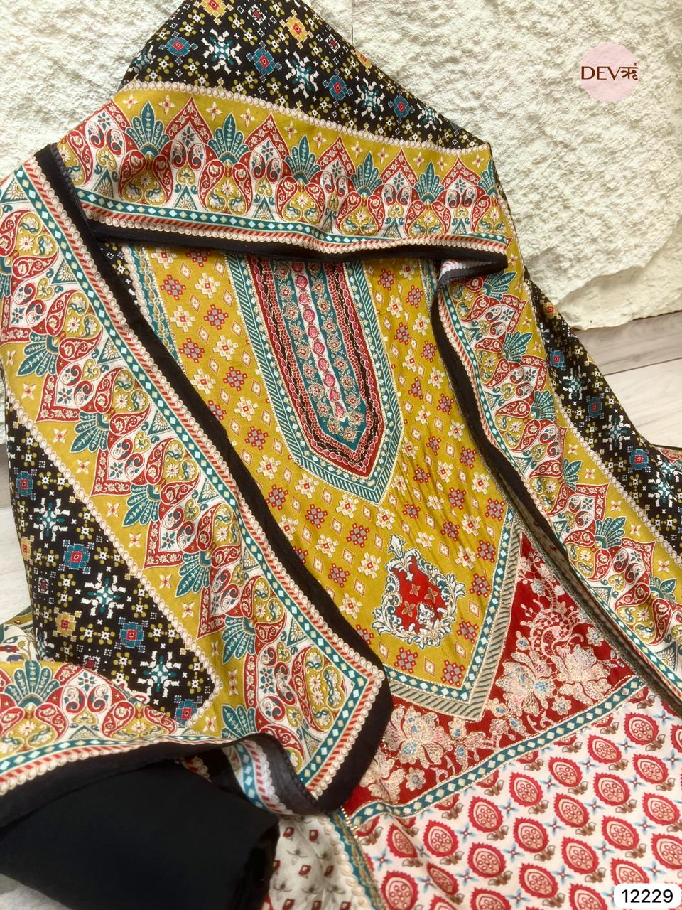 Multicolour Pure Muslin Printed Unstitched 3-Piece Suit (Devri – D.No 12229)
