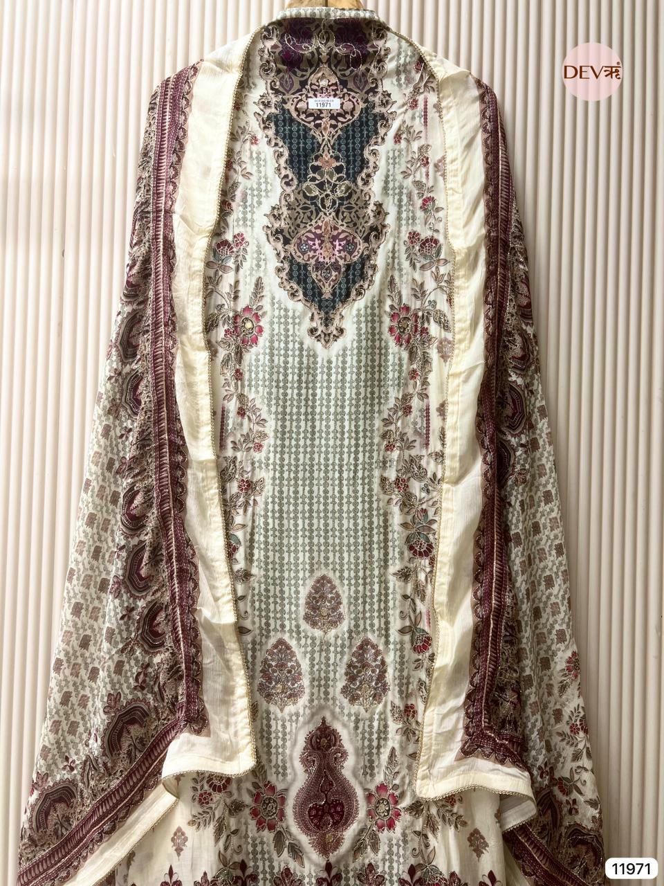 Ivory Muslin Printed Unstitched 3-Piece Suit (Devri – D.No 11971)