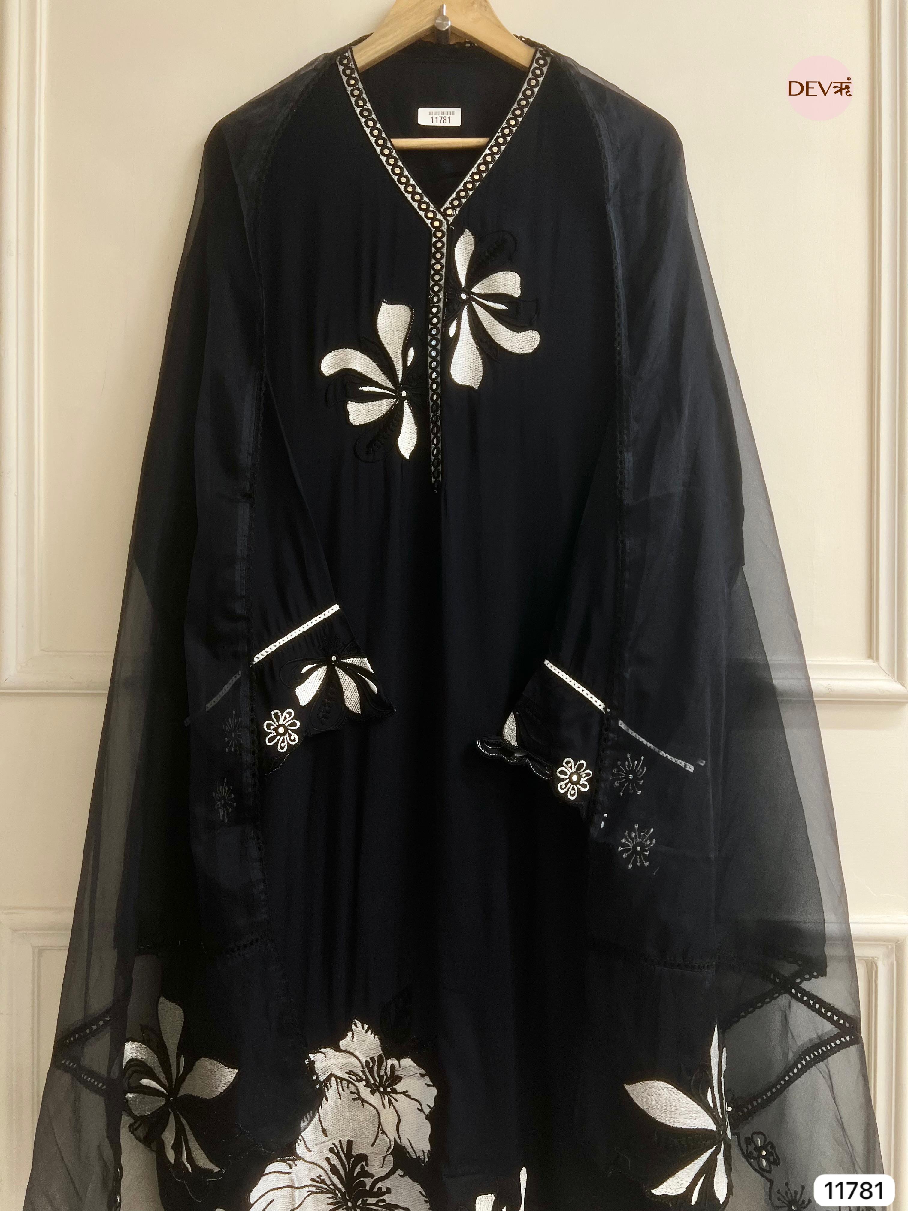 Black Pure muslin semi stitched-Set Of 3 - {11781}