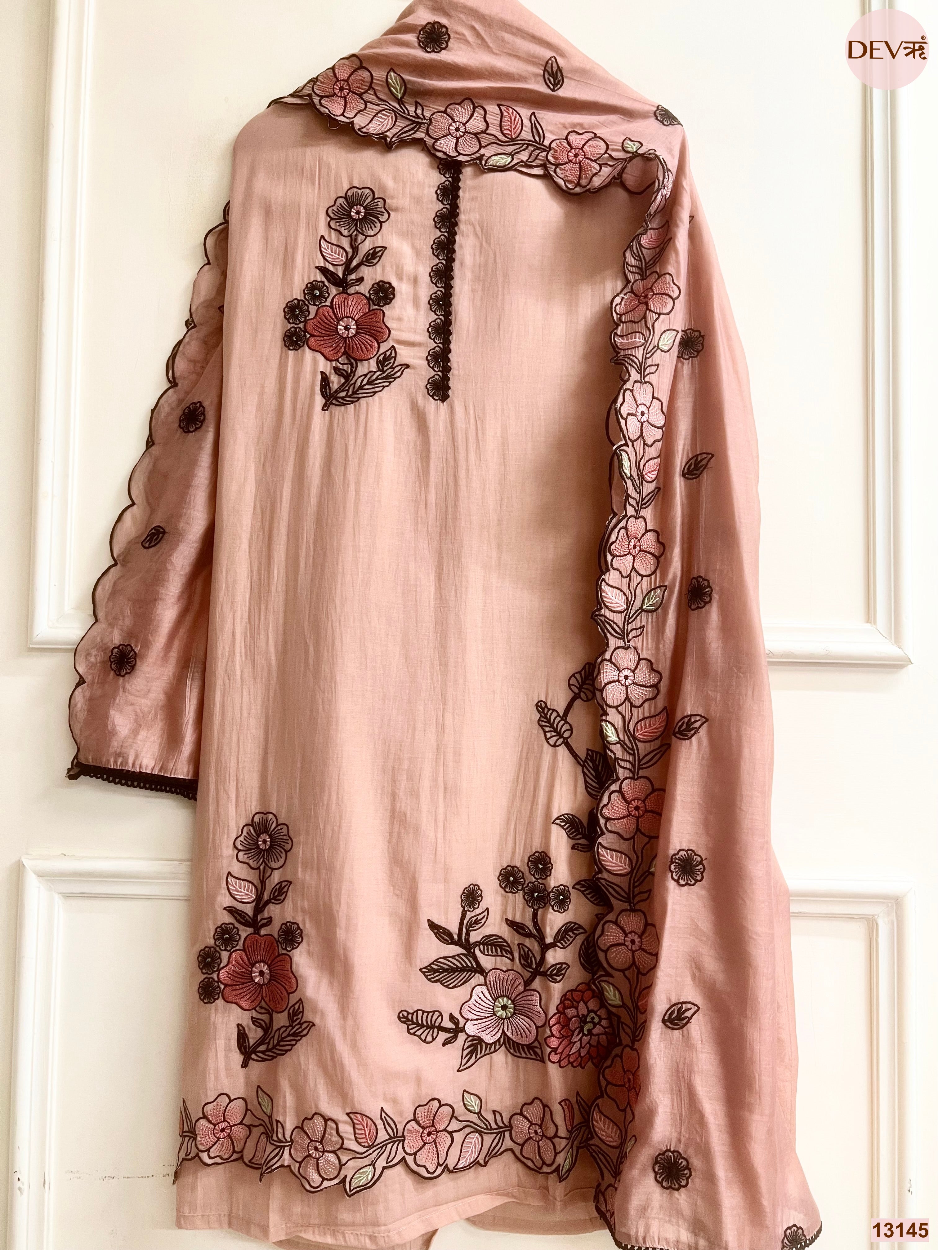 Pink Mul Chanderi Embroidered Unstitched 3-Piece Suit (Devri – D.No 13145)