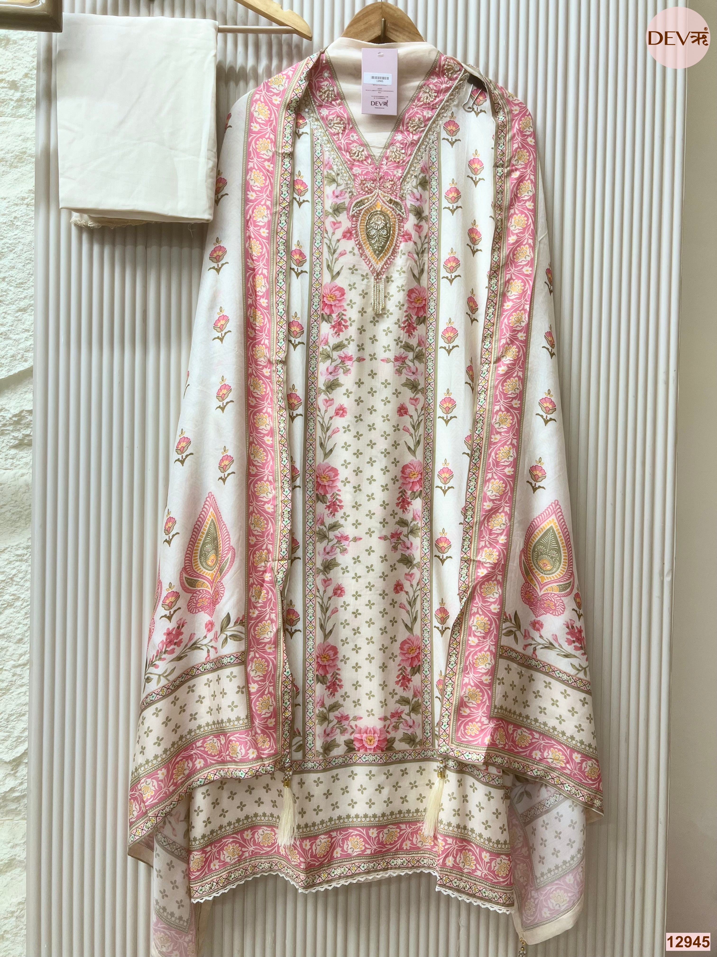 White Muslin Printed Unstitched 3-Piece Suit (Devri – D.No 12945)