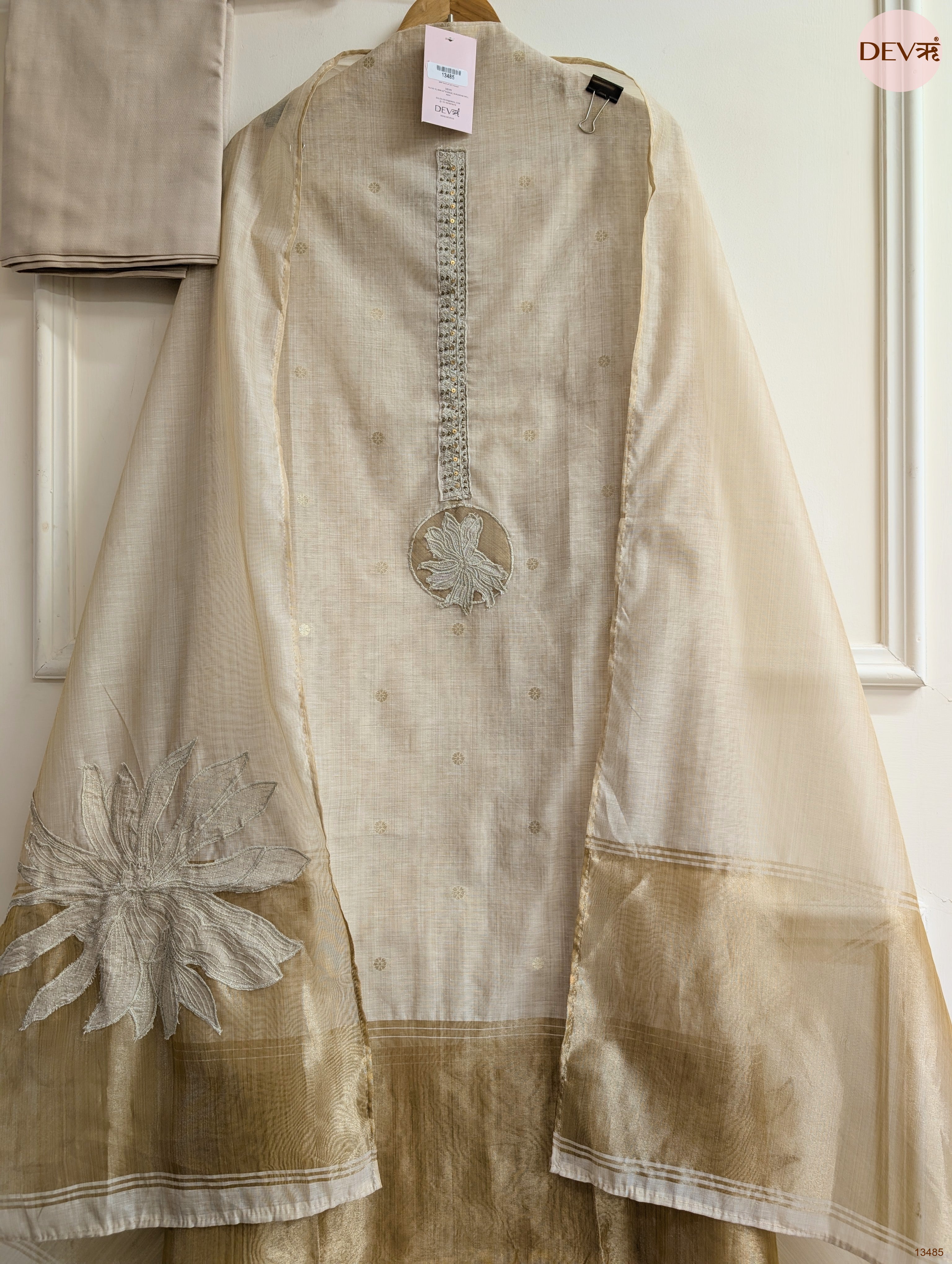 Cream Banarashi Silk Embroidered Unstitched 3-Piece Suit (Devri – D.No 13485)