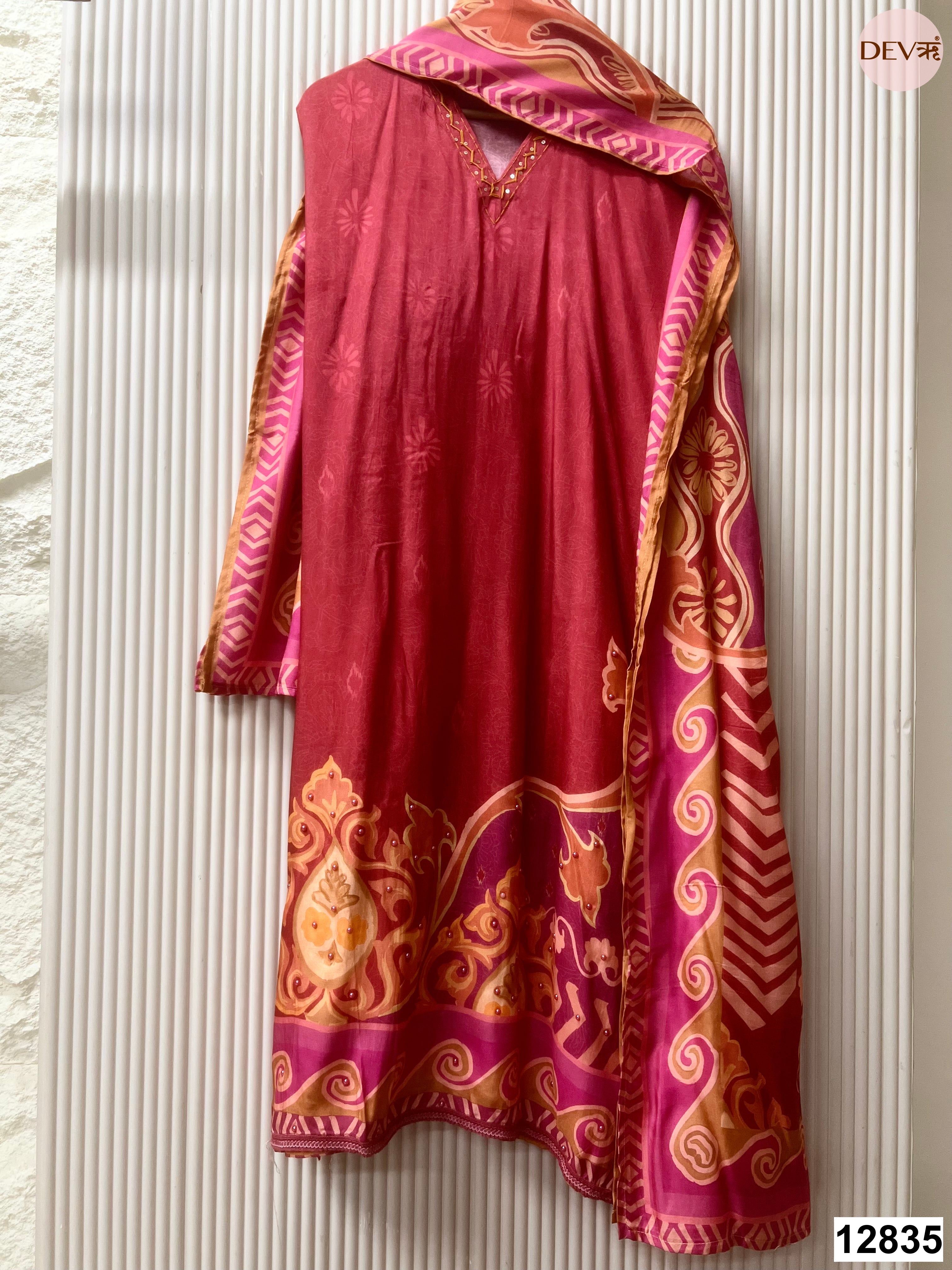 Maroon Muslin Printed Unstitched 3-Piece Suit (Devri – D.No 12835)
