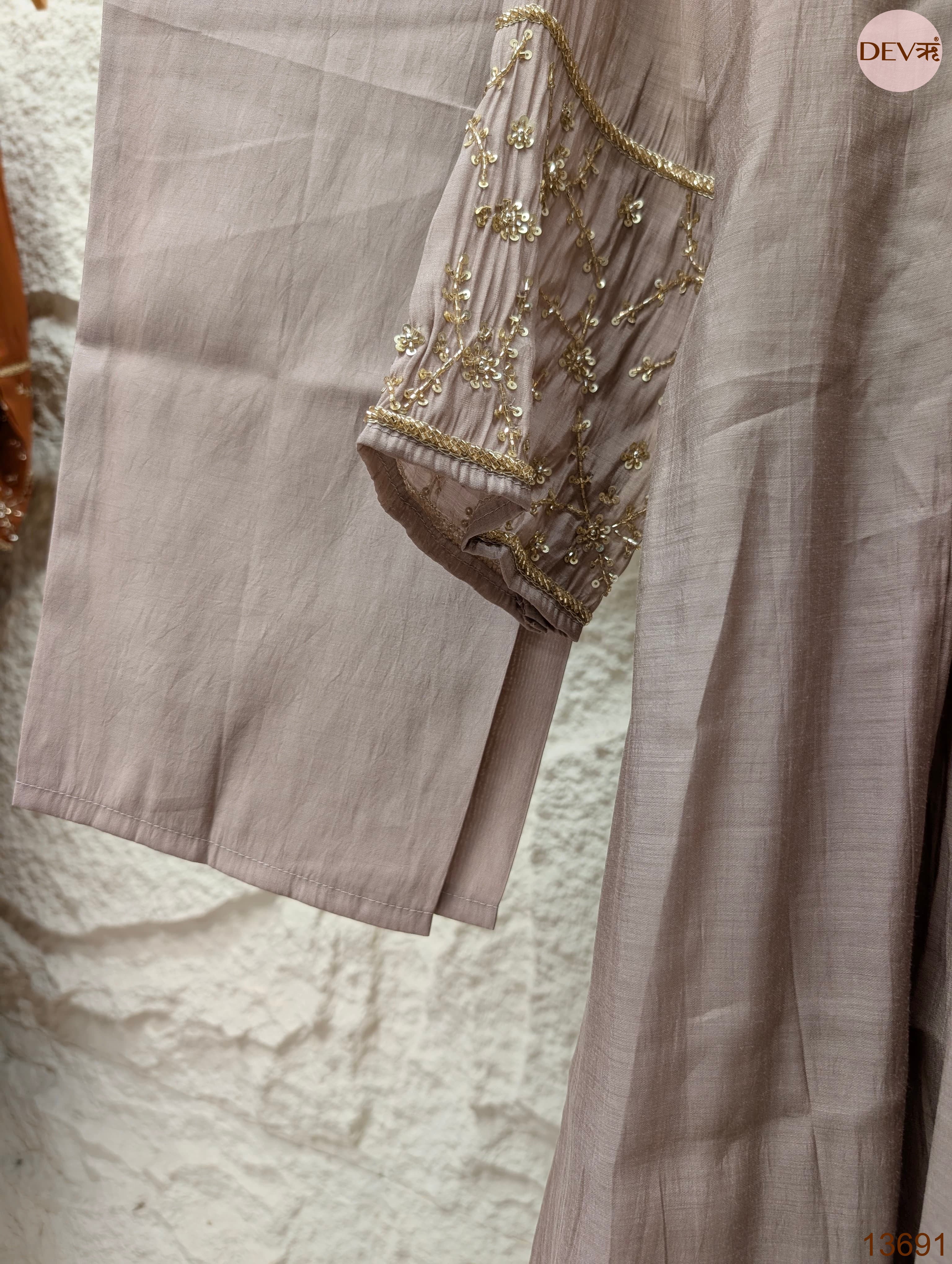 Gulnaar Mul chanderi Embroidered Taupe 3-Piece Set (Devri – D.No 13691)