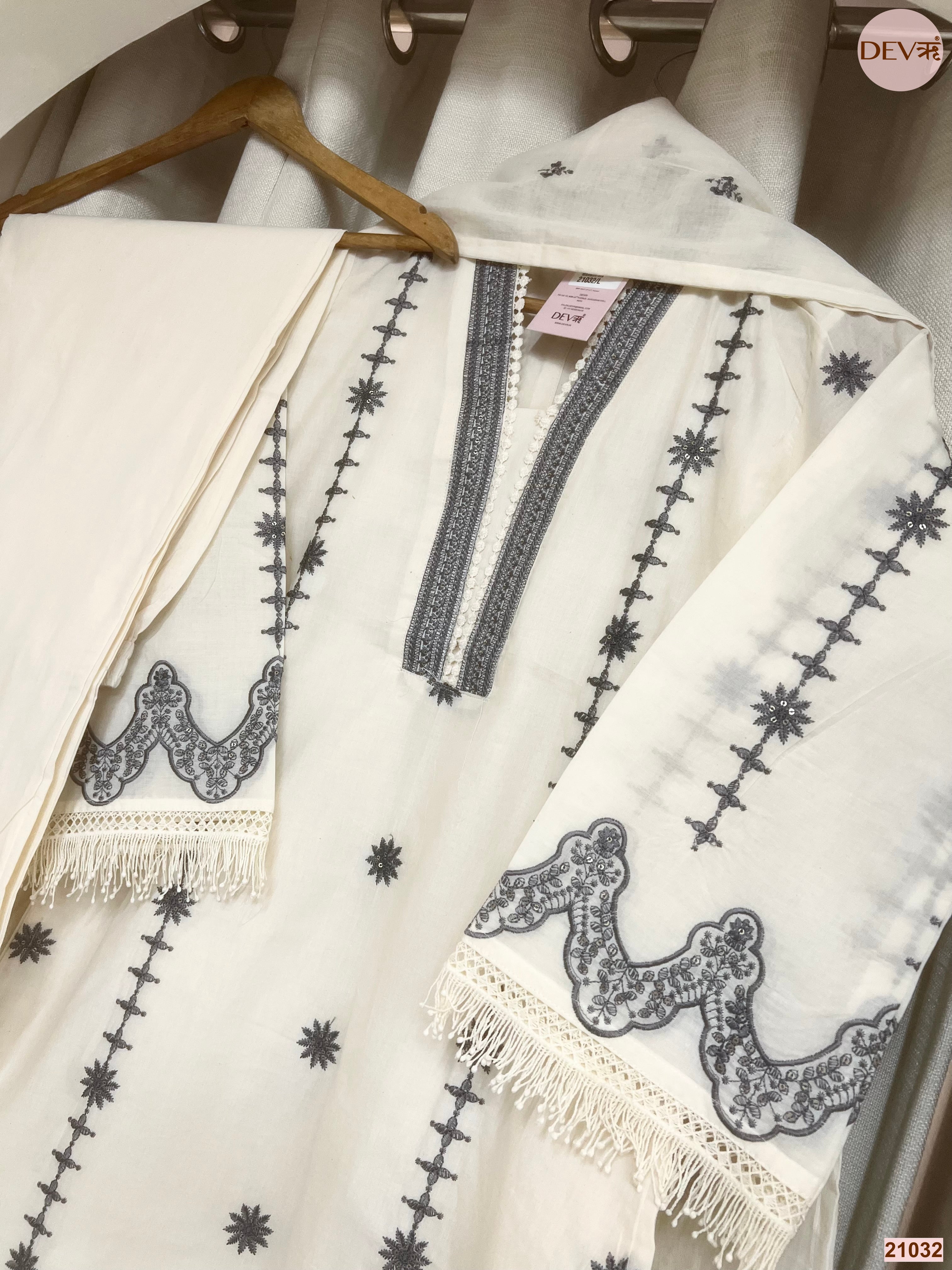 Zareen Cotton Embroidered Off-White 3-Piece Set (Devri – D.No 21032)