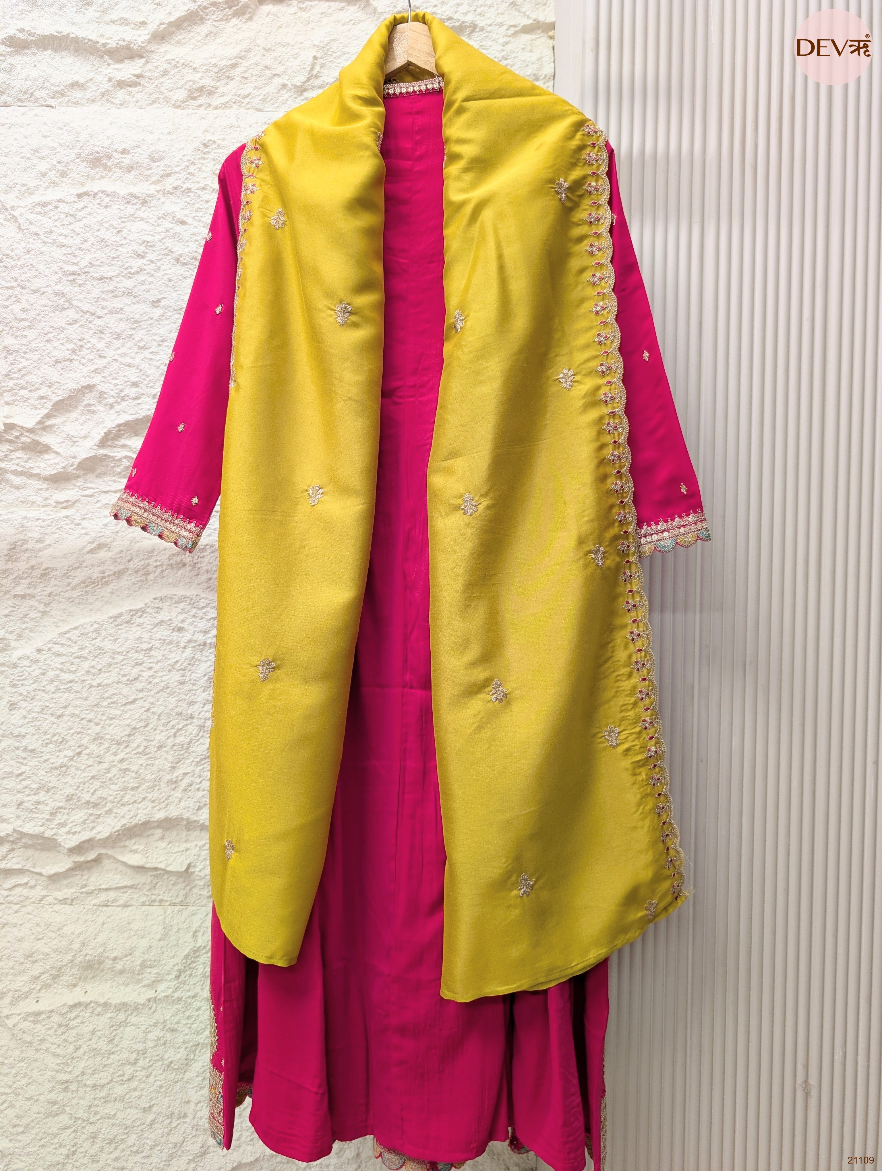 Gulnaar Pure dola silk Embroidered Fuchsia 3-Piece Set (Devri – D.No 21109)