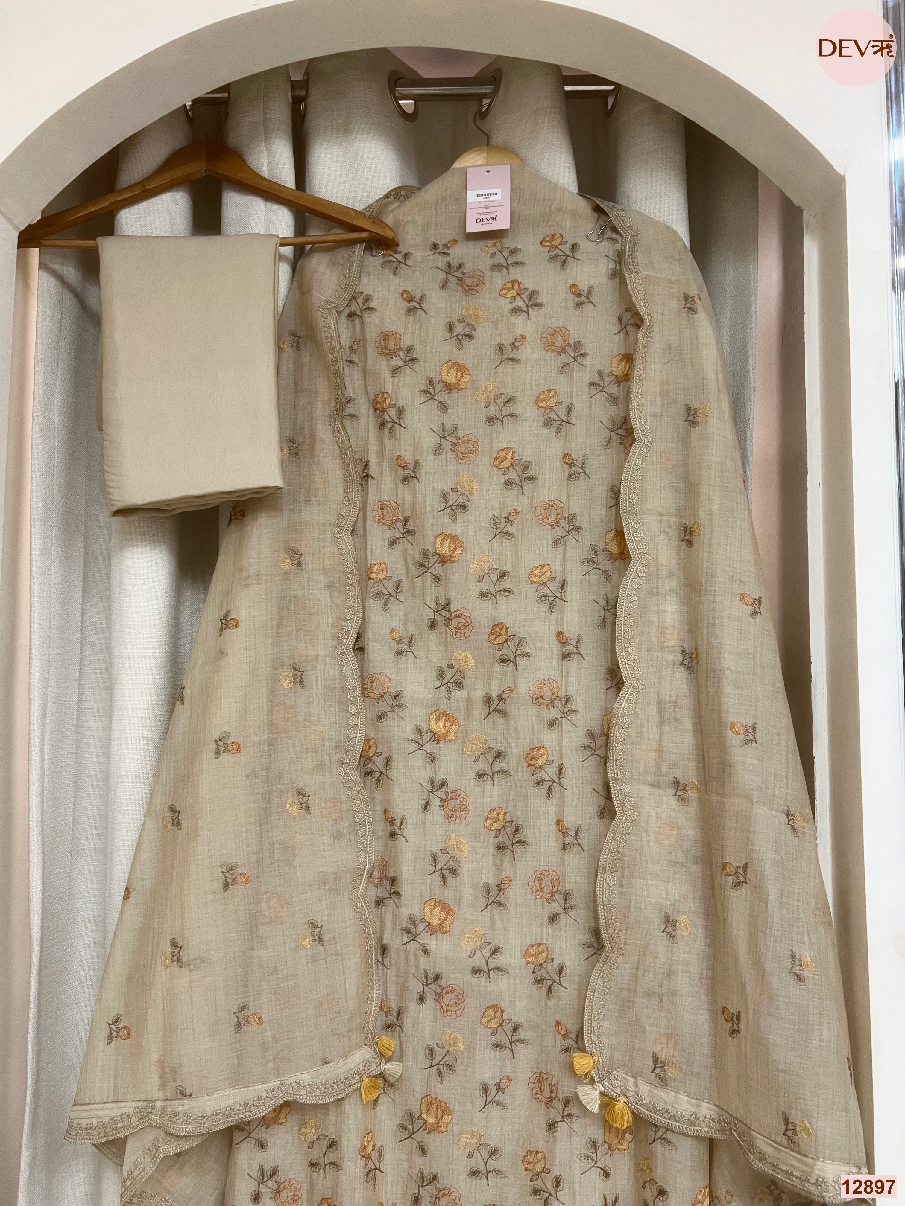 Cream Mul Chanderi Printed Unstitched 3-Piece Suit (Devri – D.No 12897)