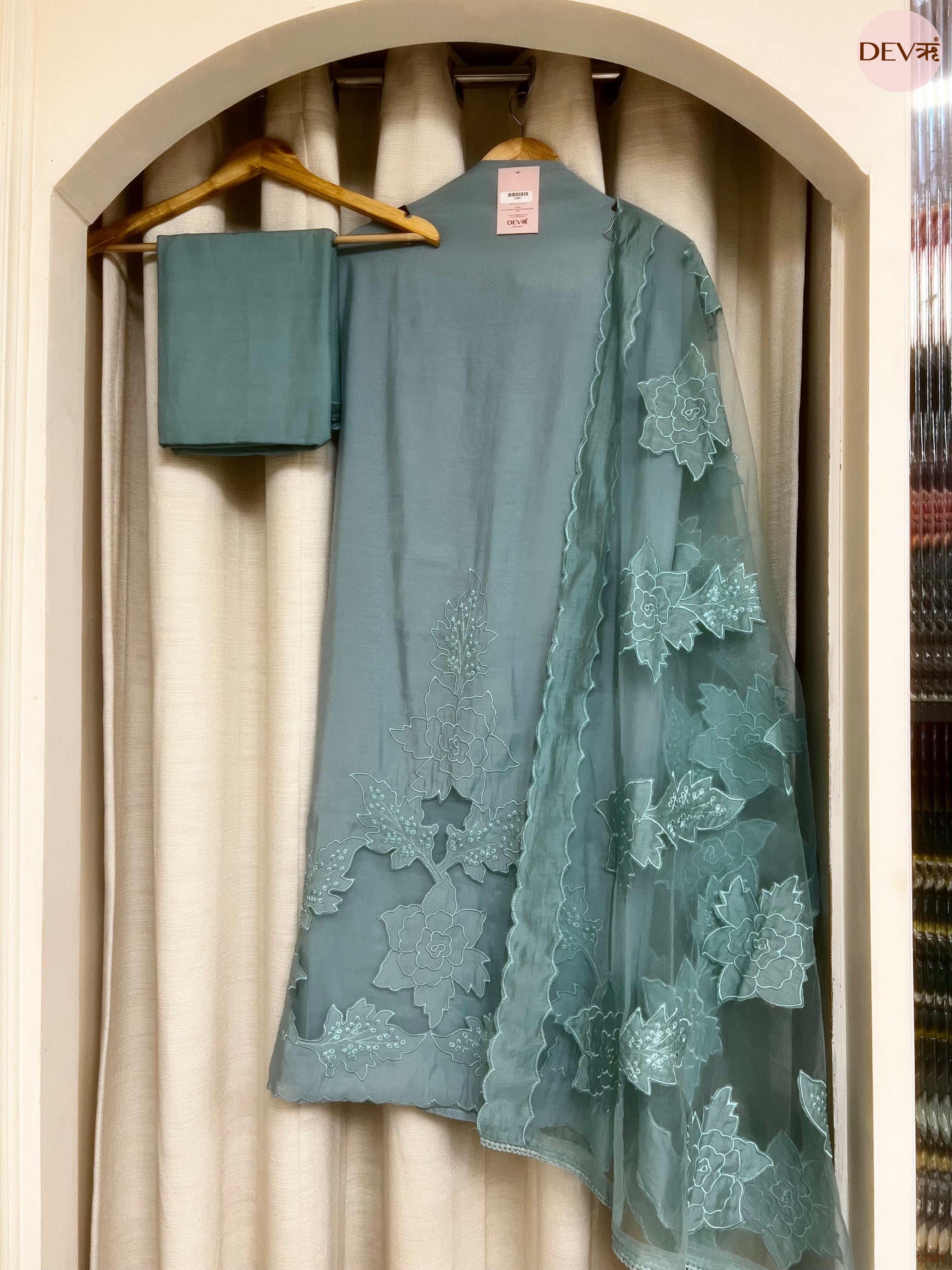 Teal Mul chanderi Embroidered Unstitched 3-Piece Suit (Devri – D.No 13321)