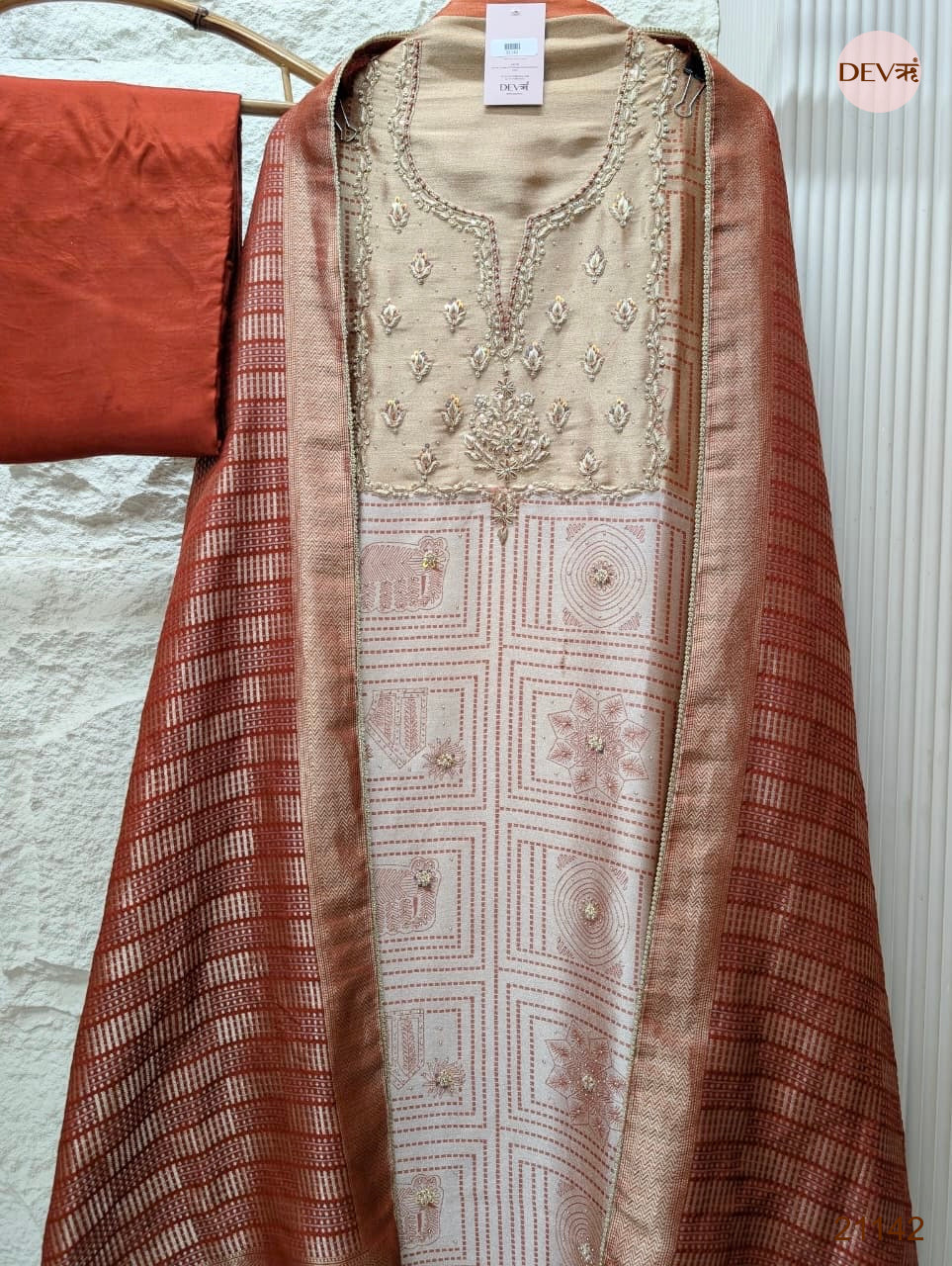 Beige Pure Girafe Banarasi Silk Embroidered Unstitched 3-Piece Suit (Devri – D.No 21142)