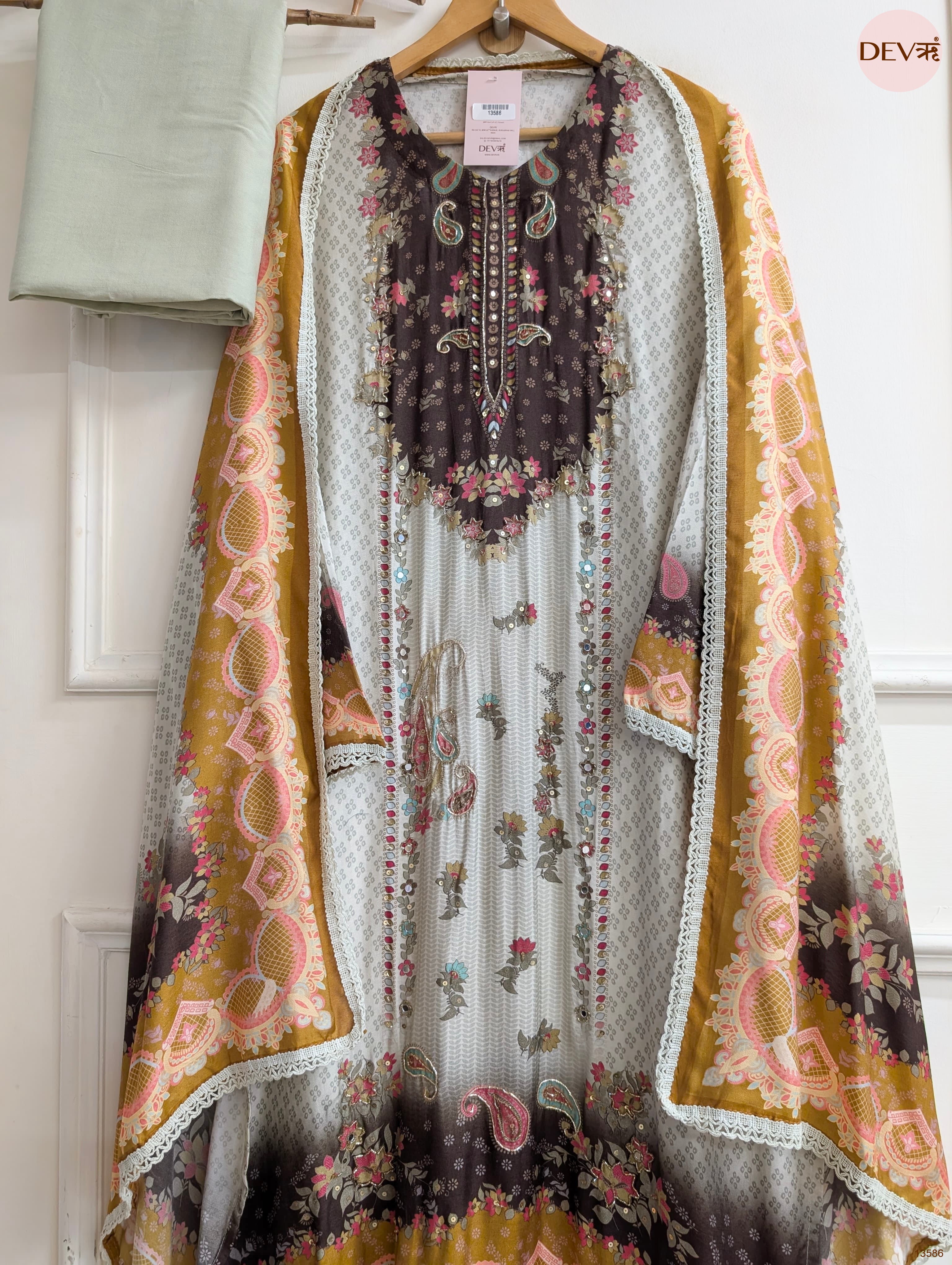 Grey Muslin Printed Unstitched 3-Piece Suit (Devri – D.No 13586)