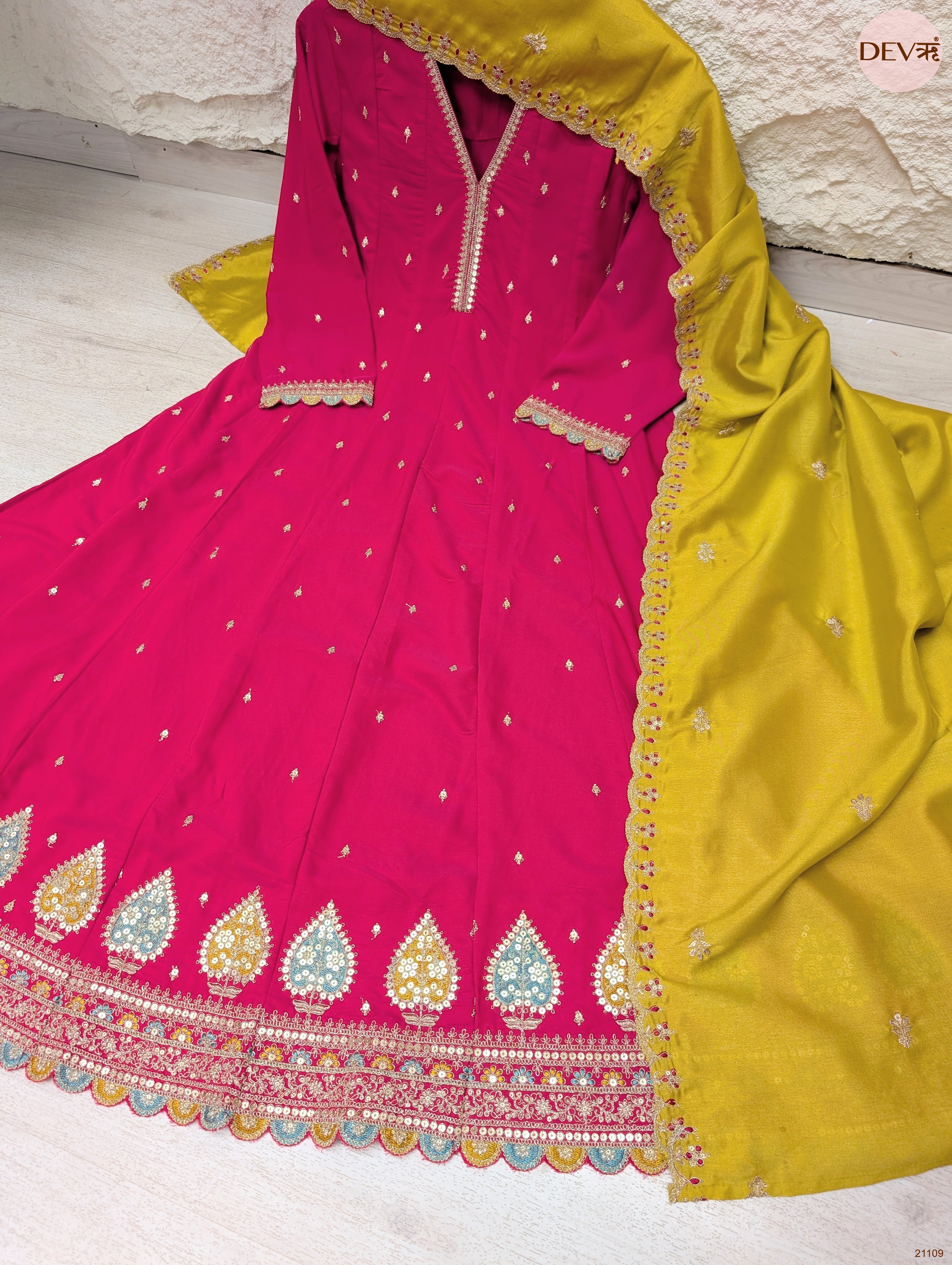 Gulnaar Pure dola silk Embroidered Fuchsia 3-Piece Set (Devri – D.No 21109)