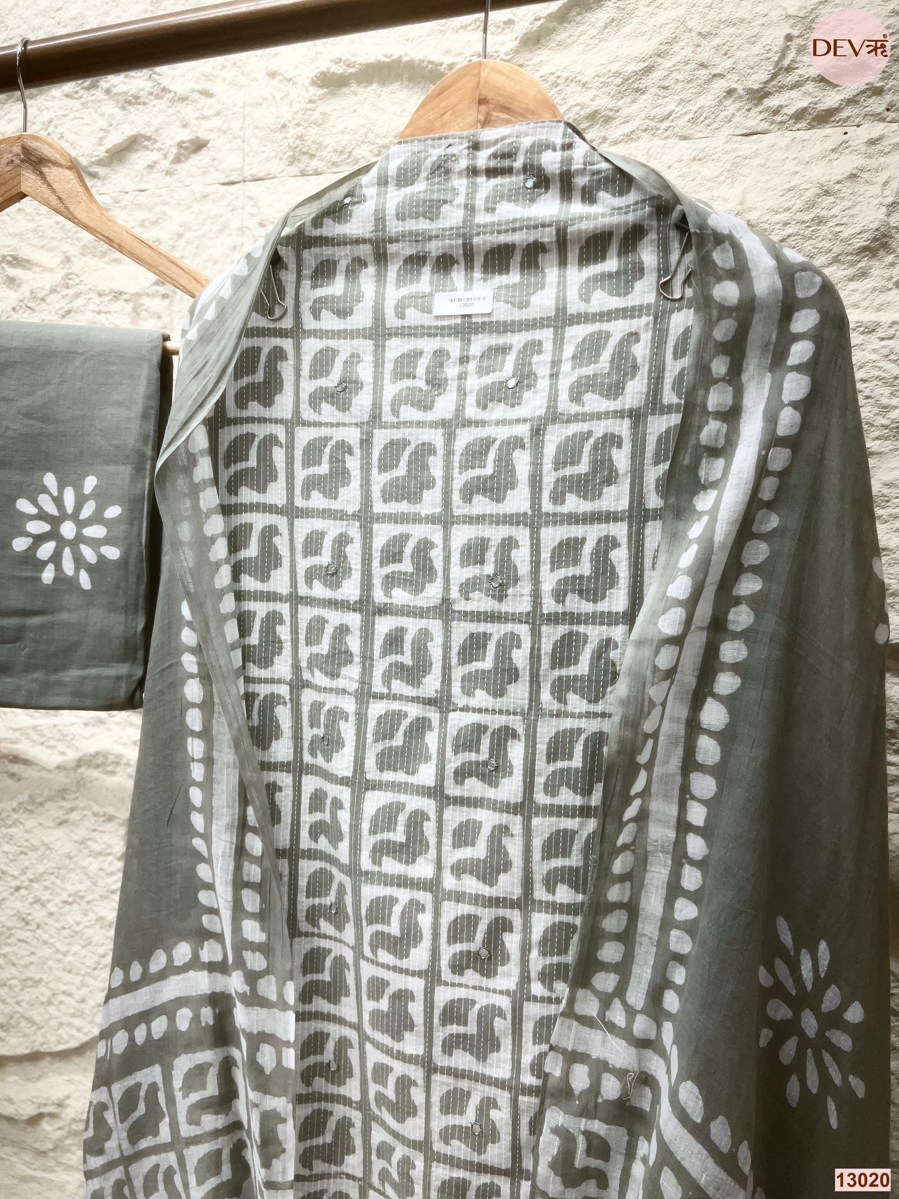Grey Cotton Printed Unstitched 3-Piece Suit (Devri – D.No 13020)