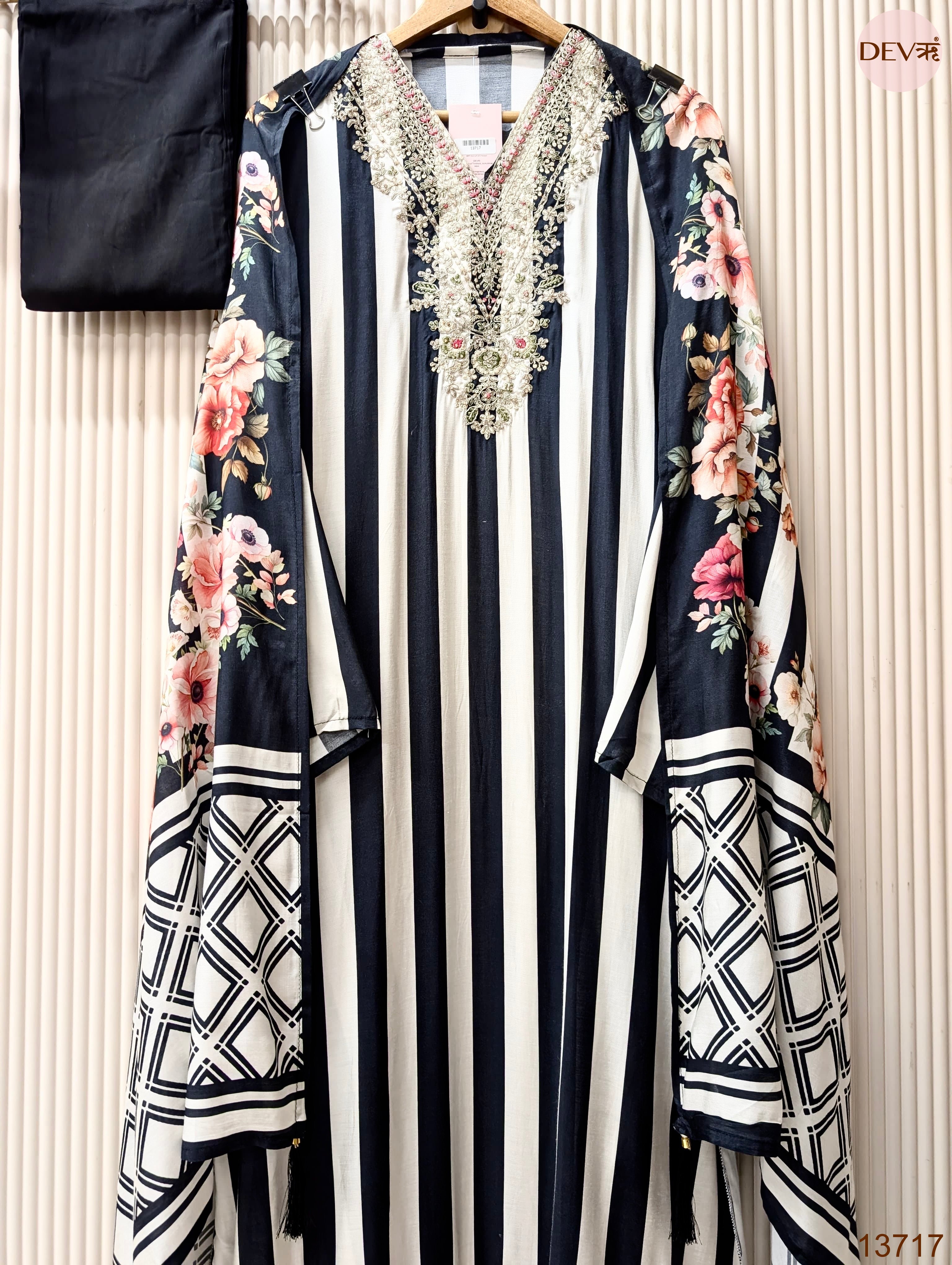 Black Organza Silk Printed Unstitched 3-Piece Suit (Devri – D.No 13717)