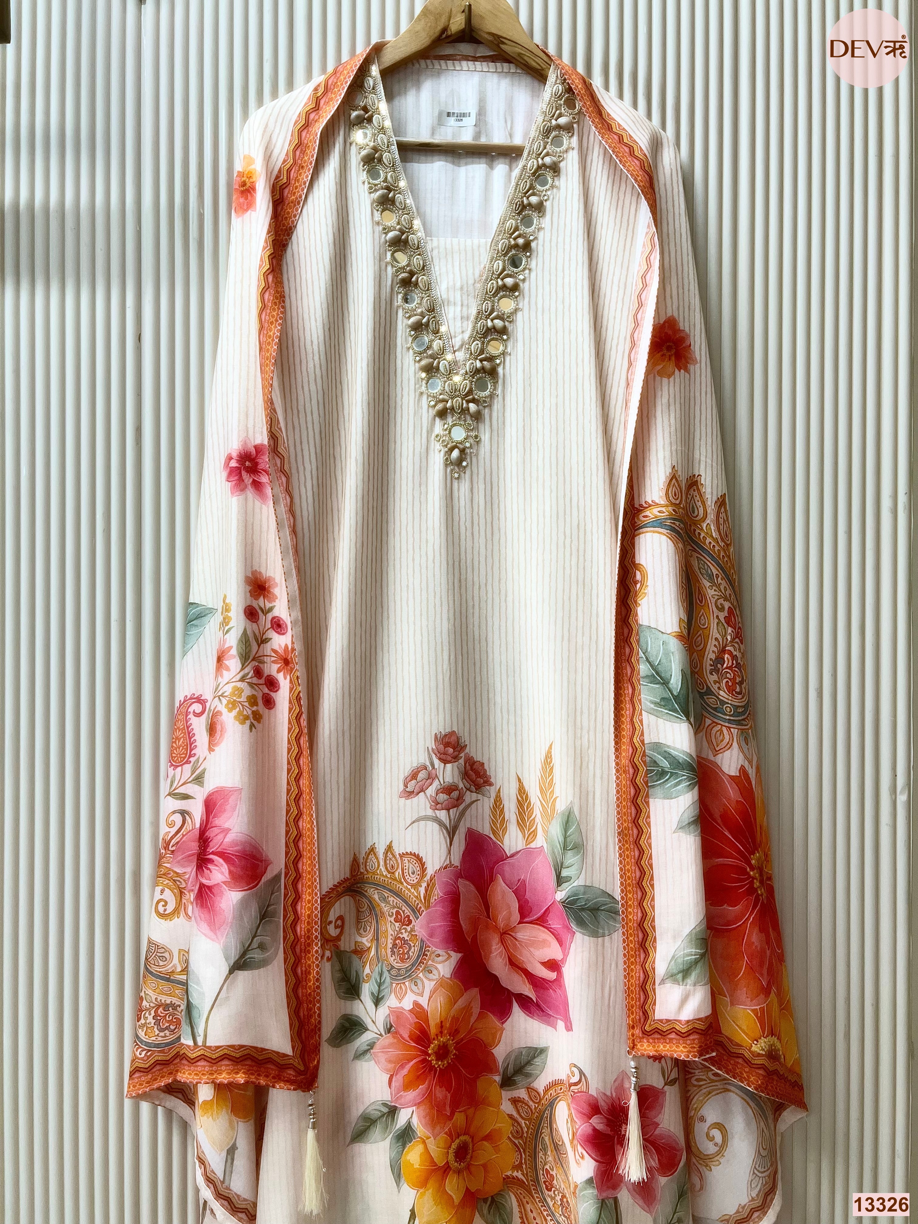 Off White Muslin Printed Unstitched 3-Piece Suit (Devri – D.No 13326)