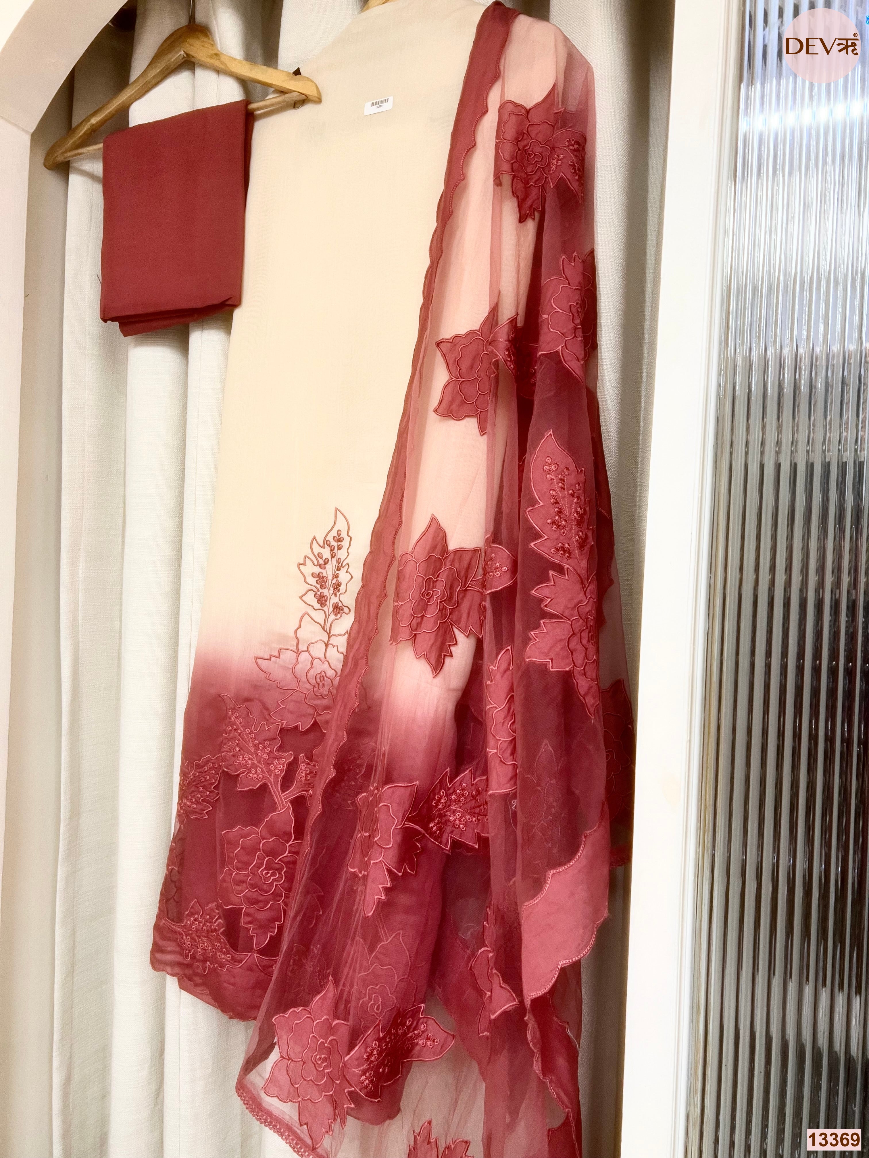Off White Mul Chanderi Embroidered Unstitched 3-Piece Suit (Devri – D.No 13369)