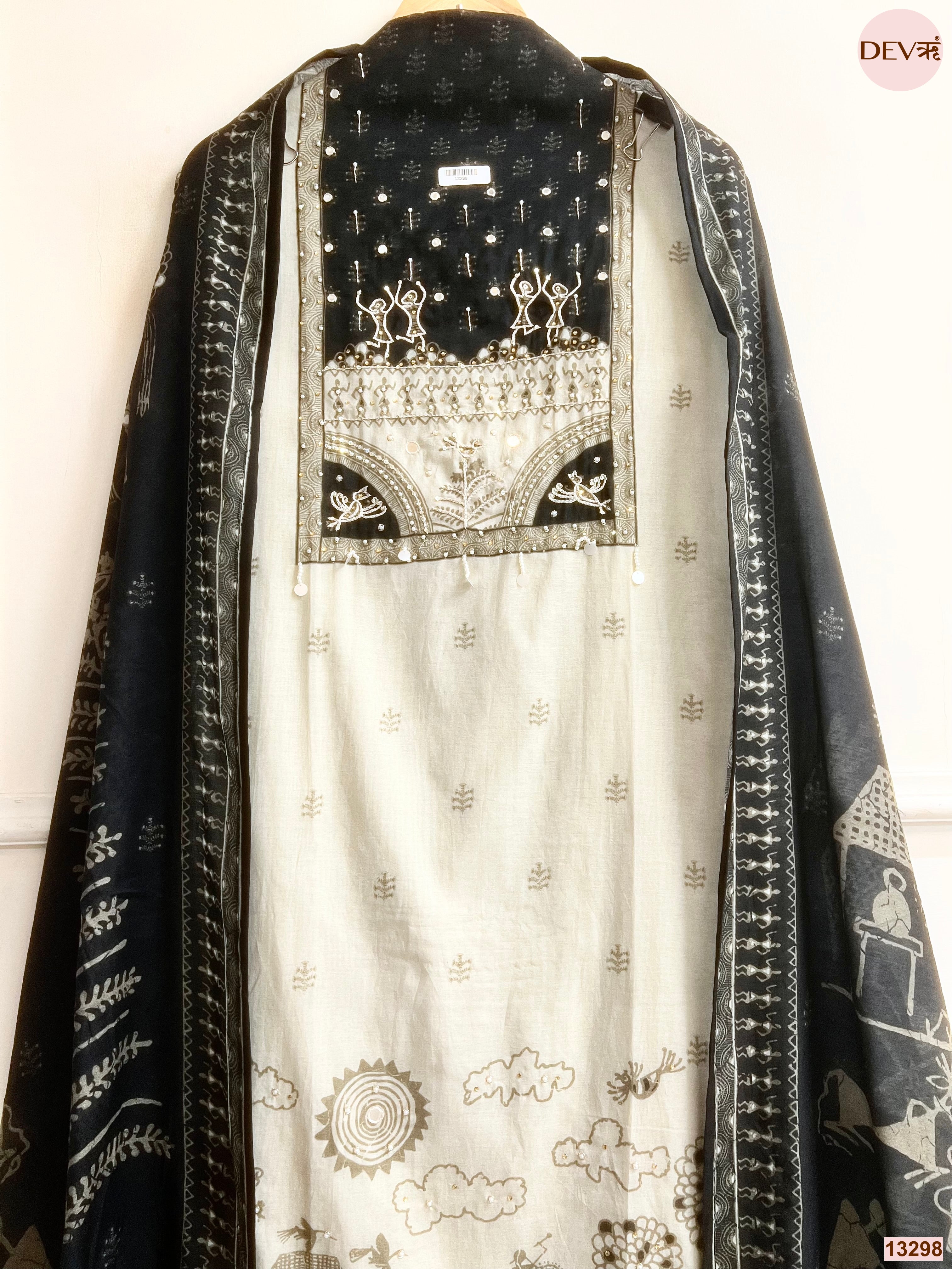 Cream Mul Cotton Printed Unstitched 3-Piece Suit (Devri – D.No 13298)