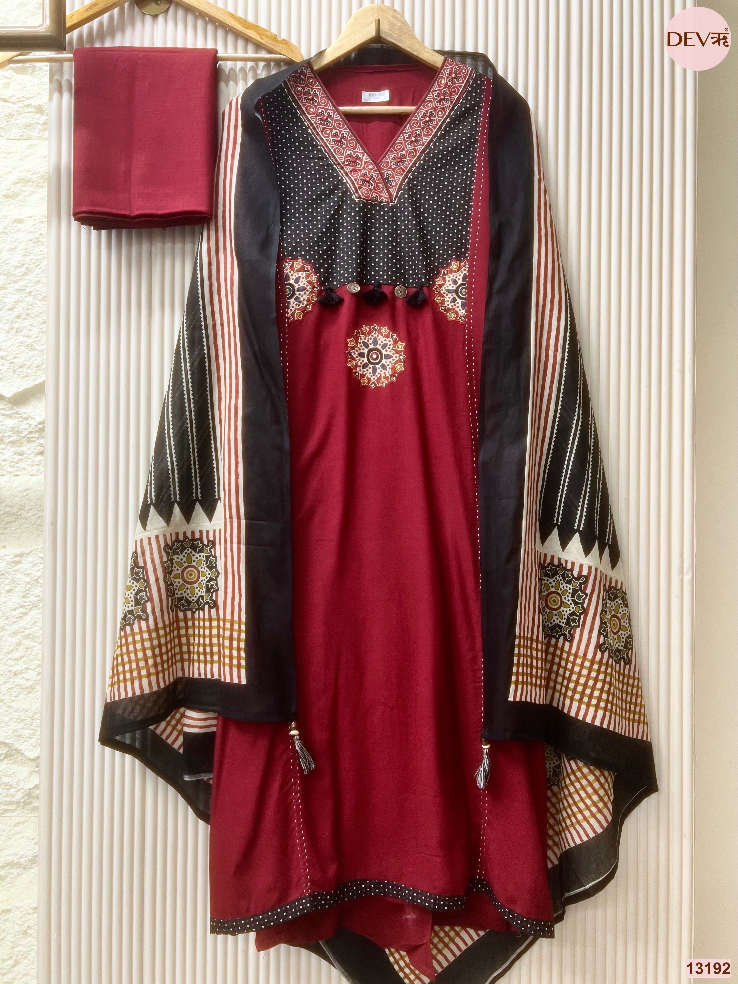 Maroon Slub Cotton Printed Unstitched 3-Piece Suit (Devri – D.No 13192)