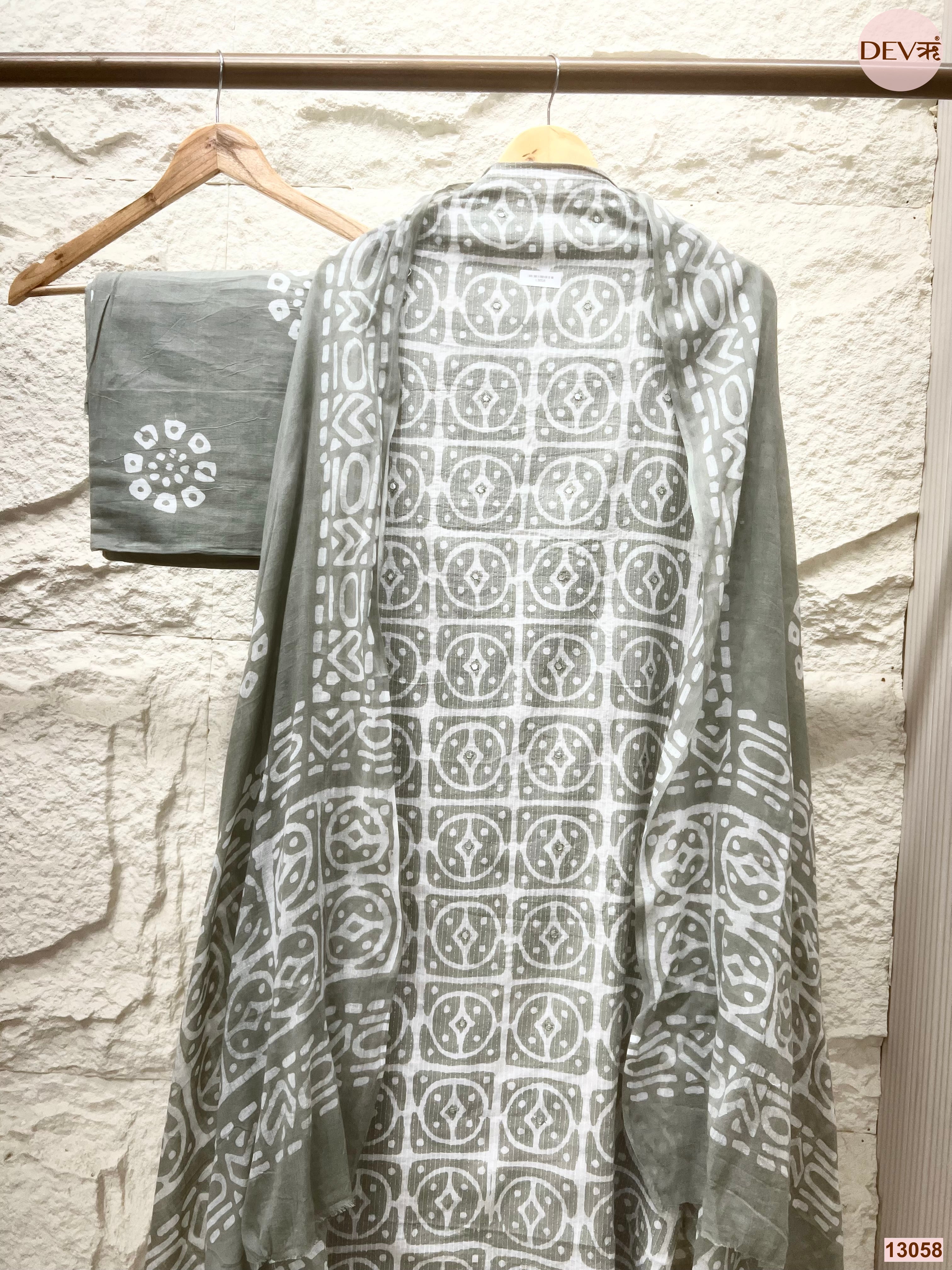 Sage Cotton Printed Unstitched 3-Piece Suit (Devri – D.No 13058)