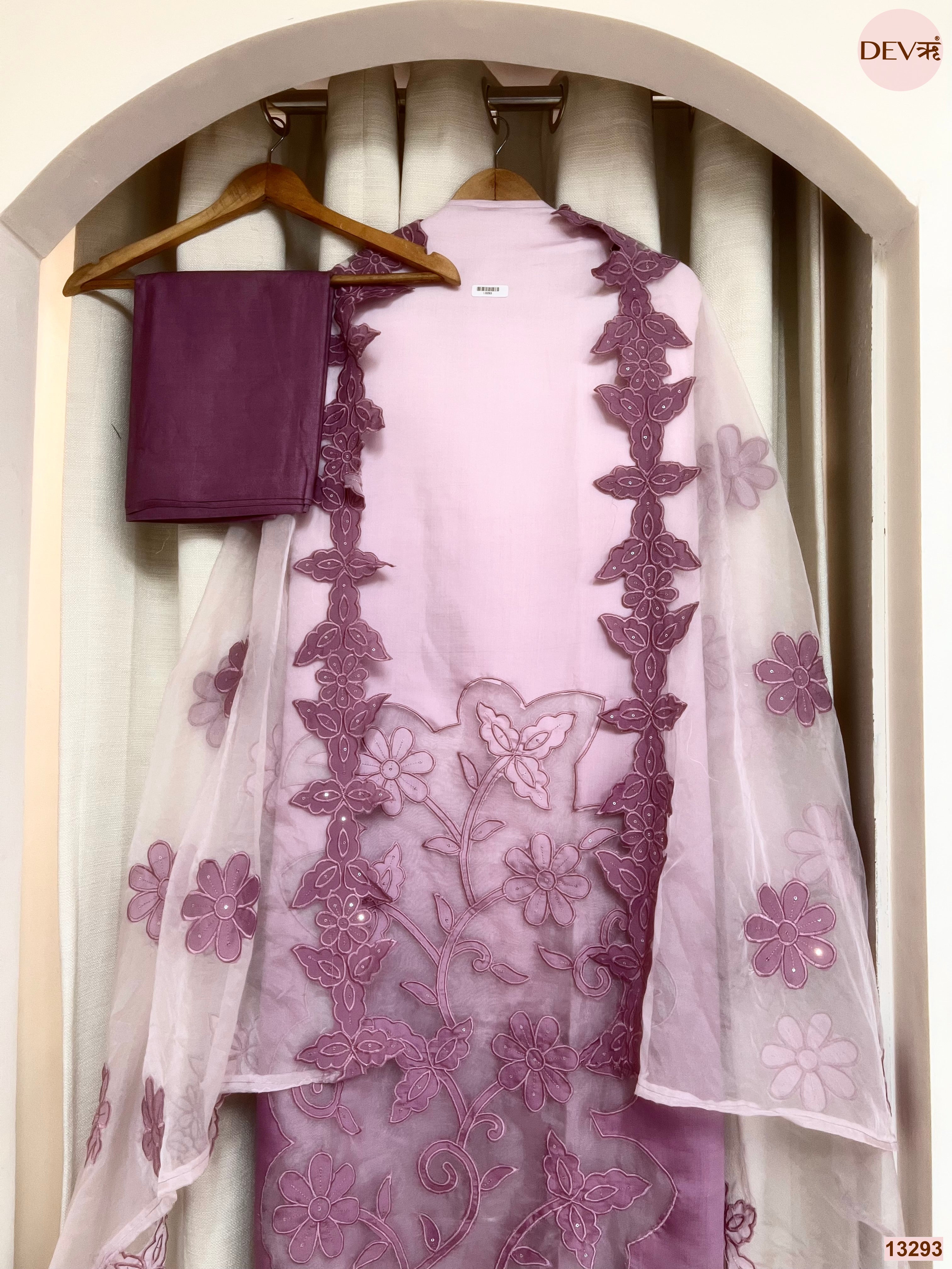 Pink Mul Chanderi Embroidered Unstitched 3-Piece Suit (Devri – D.No 13293)