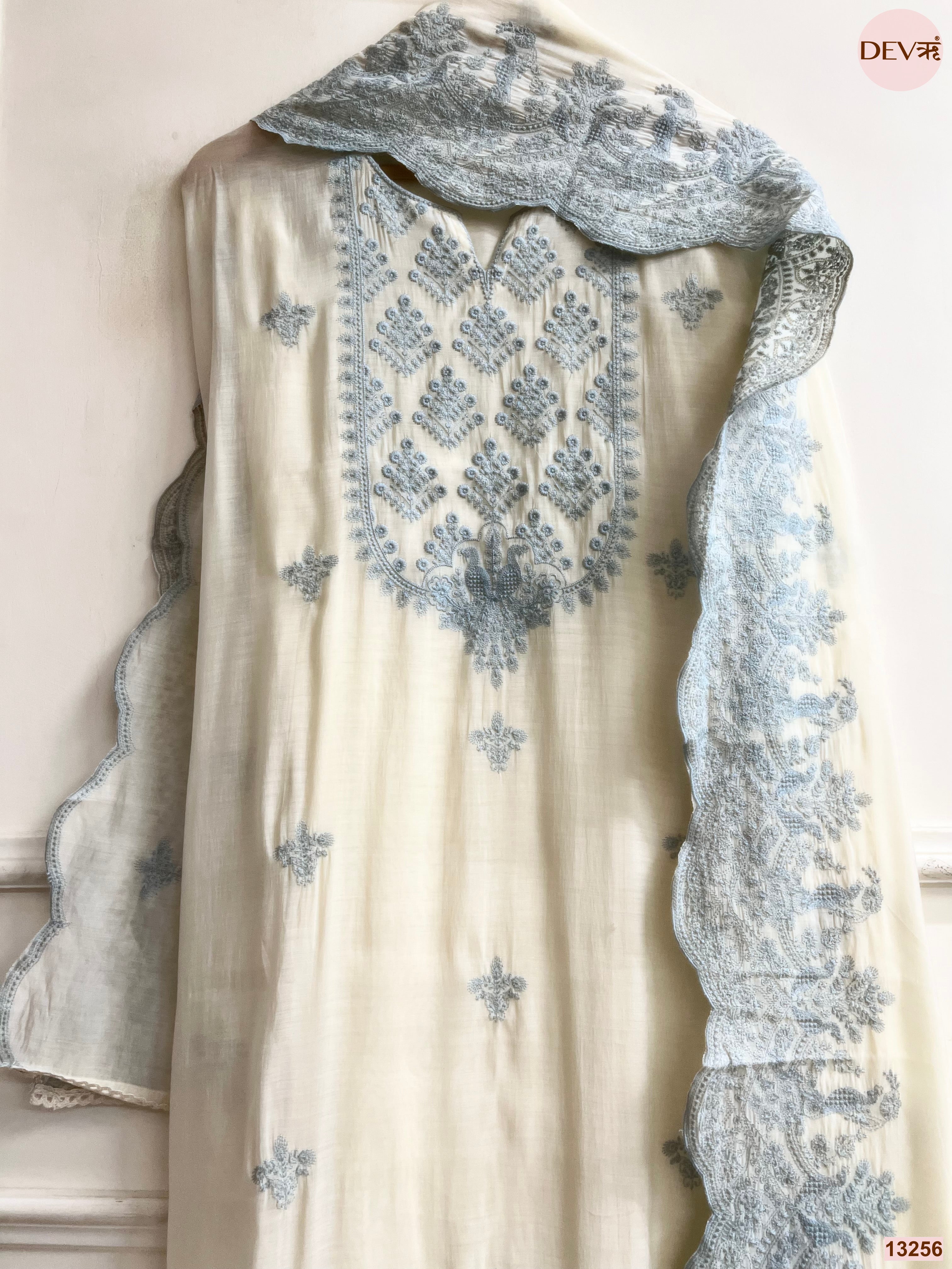 Off White Mul Cotton Embroidered Unstitched 3-Piece Suit (Devri – D.No 13256)