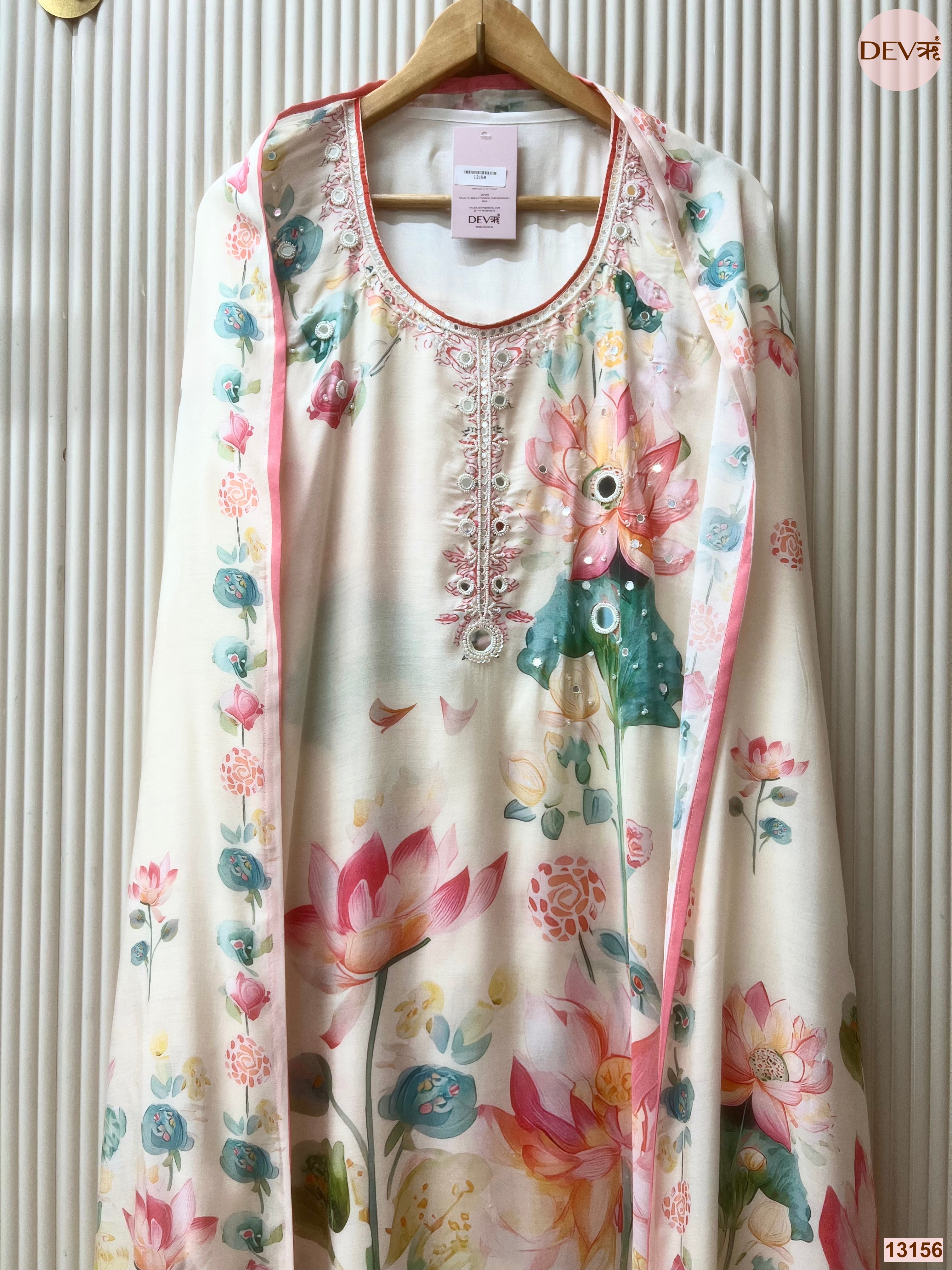 Cream Muslin Printed Unstitched 3-Piece Suit (Devri – D.No 13156)