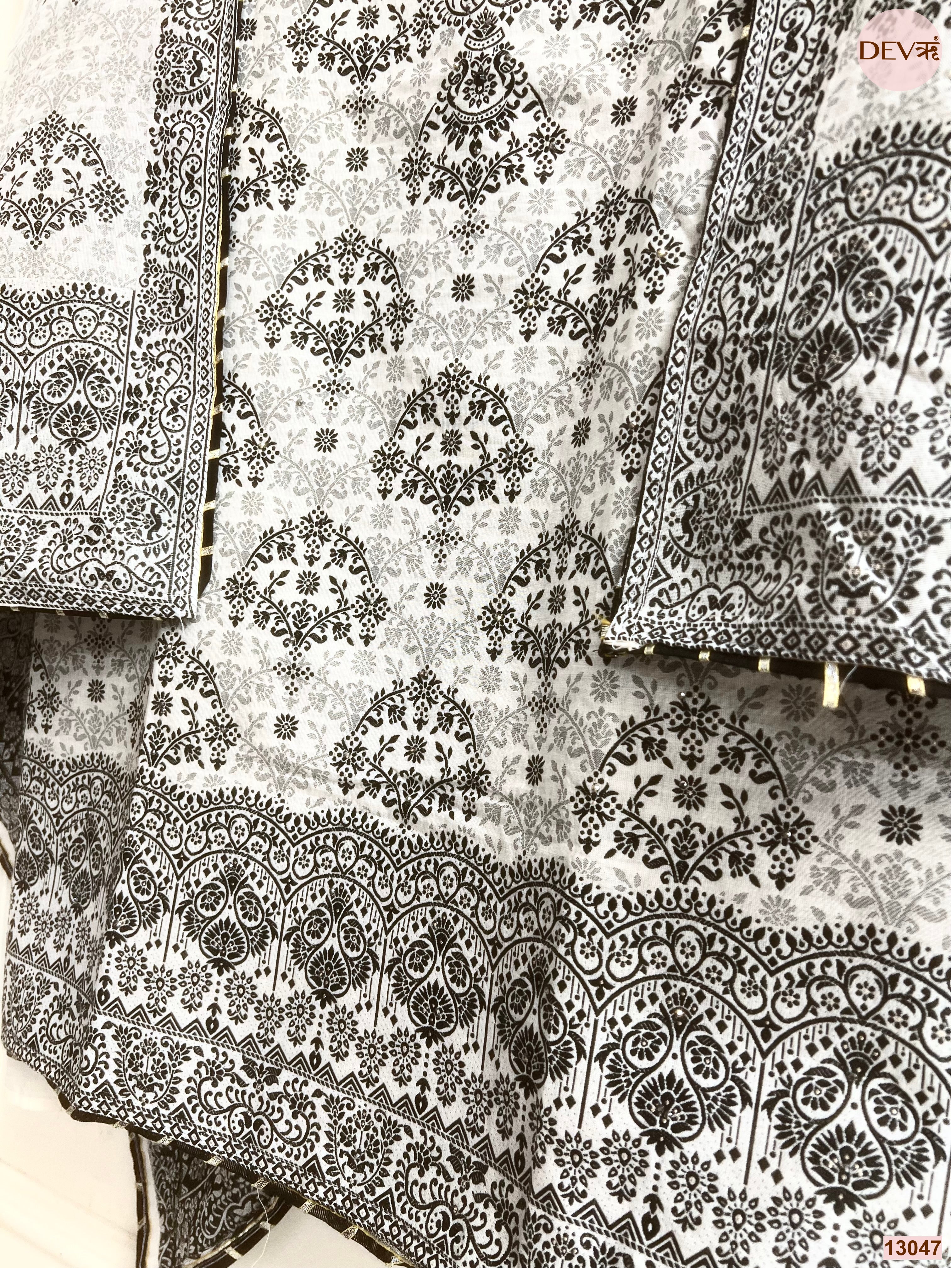 White Cotton Jamdani Printed Unstitched 3-Piece Suit (Devri – D.No 13047)