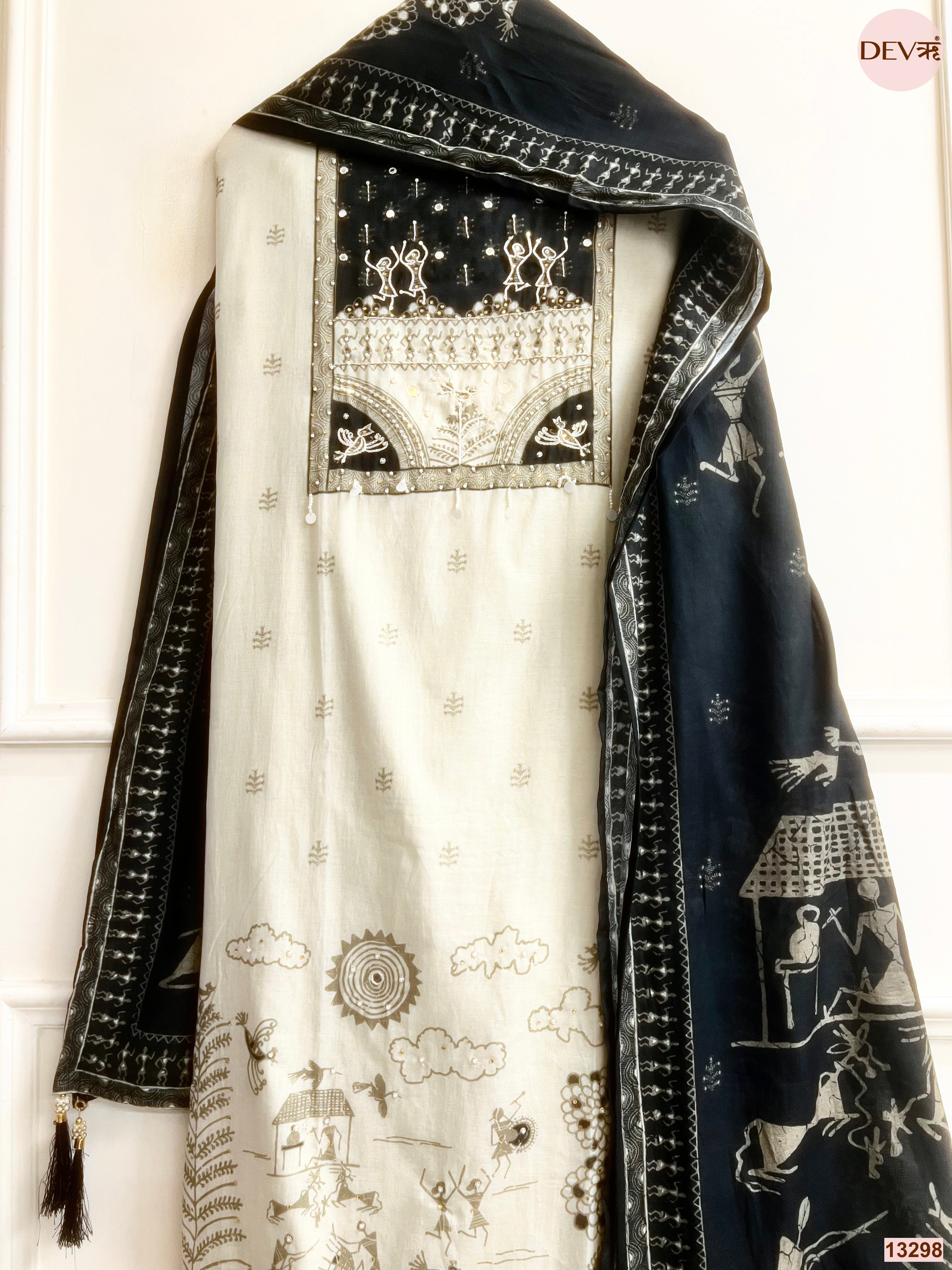 Cream Mul Cotton Printed Unstitched 3-Piece Suit (Devri – D.No 13298)