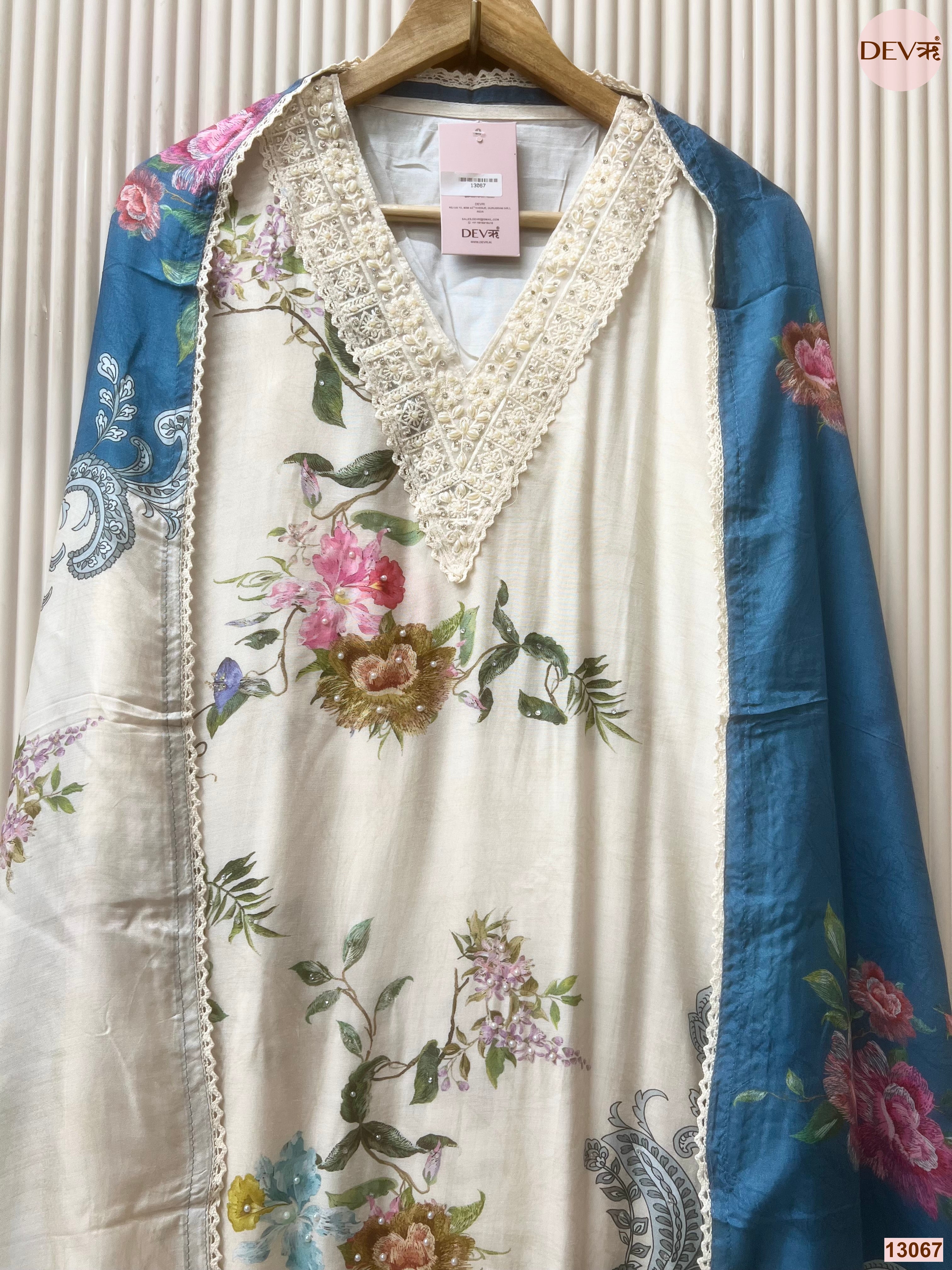 Cream Muslin Printed Unstitched 3-Piece Suit (Devri – D.No 13067)