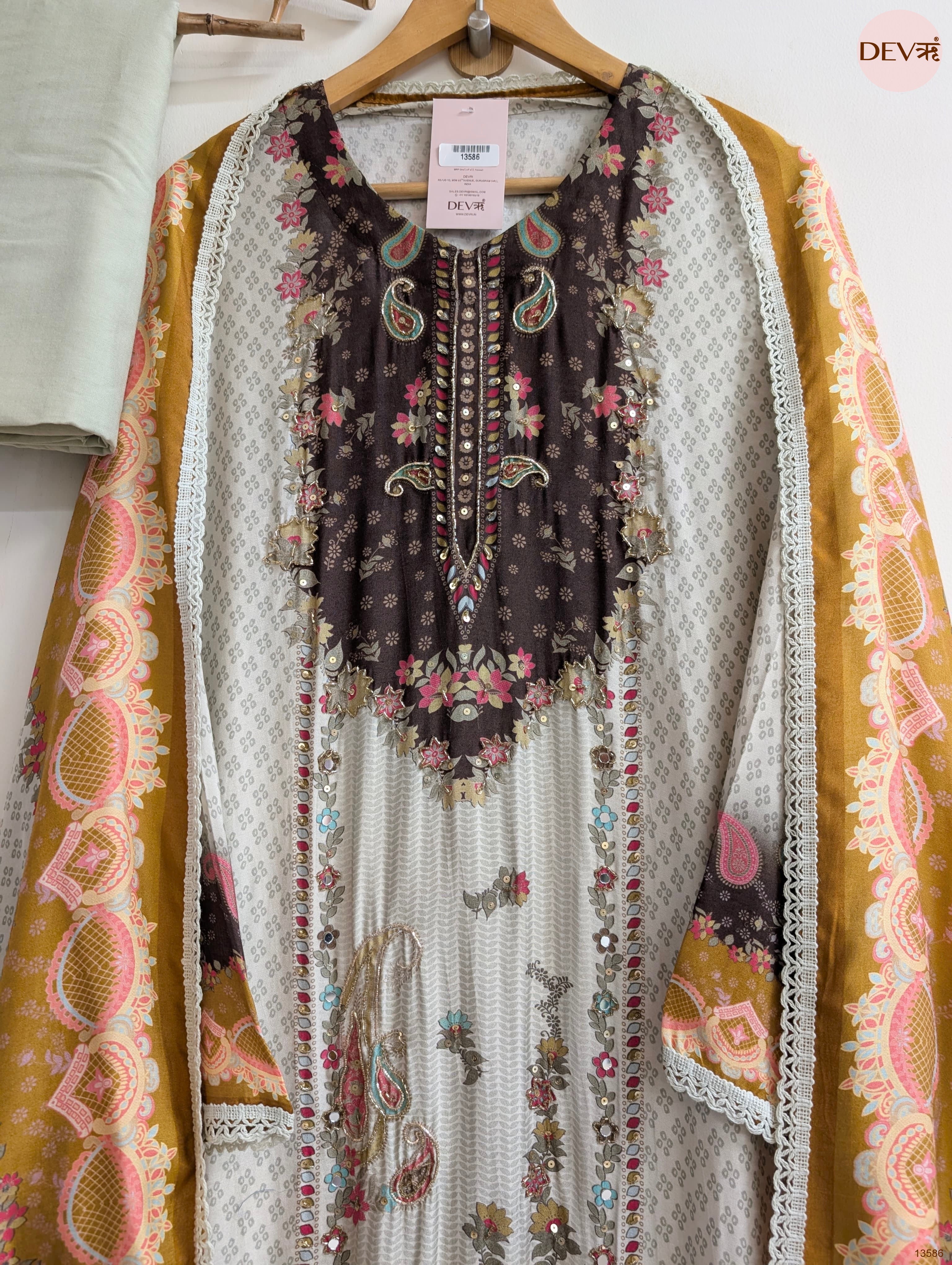 Grey Muslin Printed Unstitched 3-Piece Suit (Devri – D.No 13586)