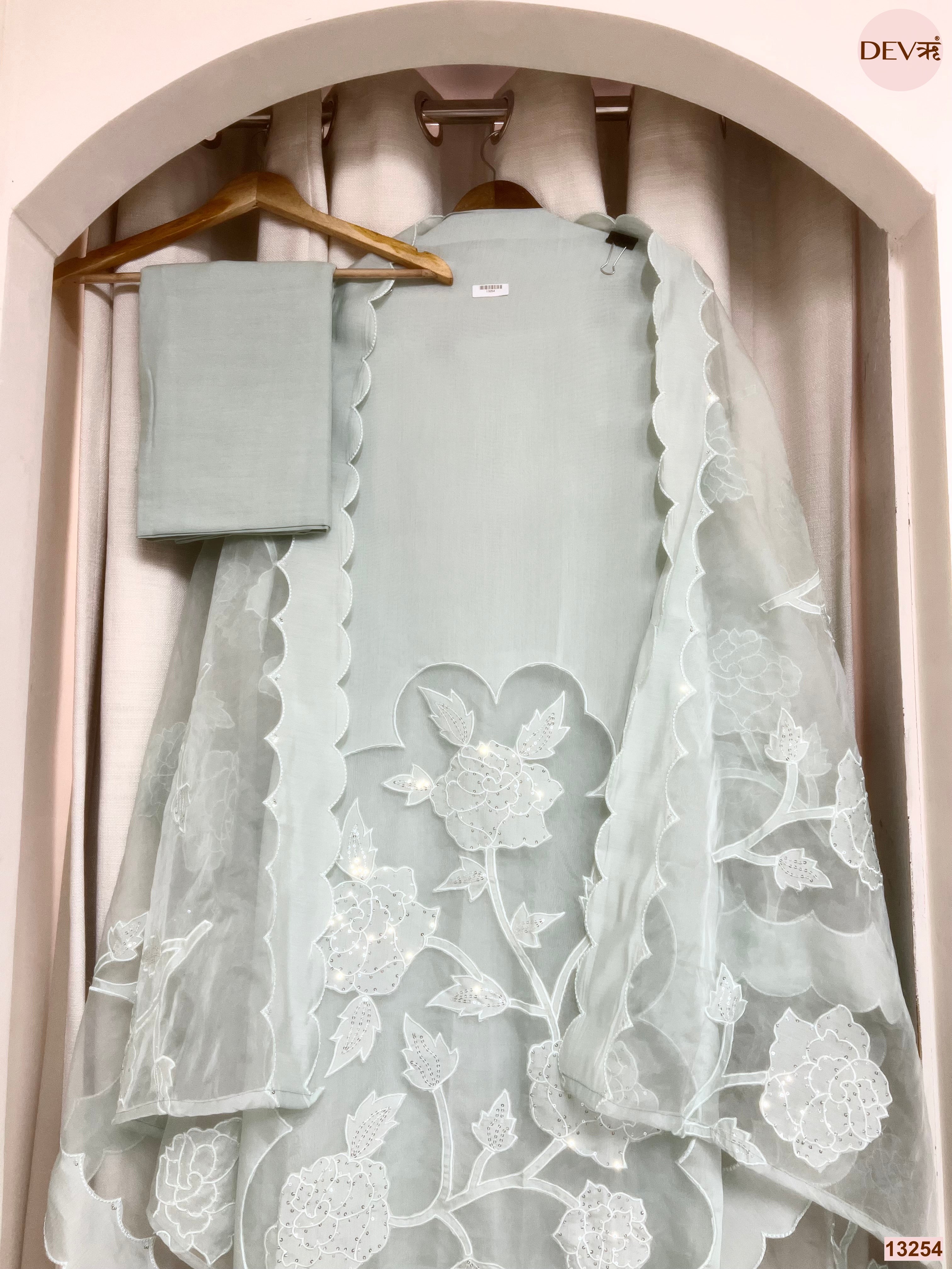 Mint Mul Chanderi Embroidered Unstitched 3-Piece Suit (Devri – D.No 13254)