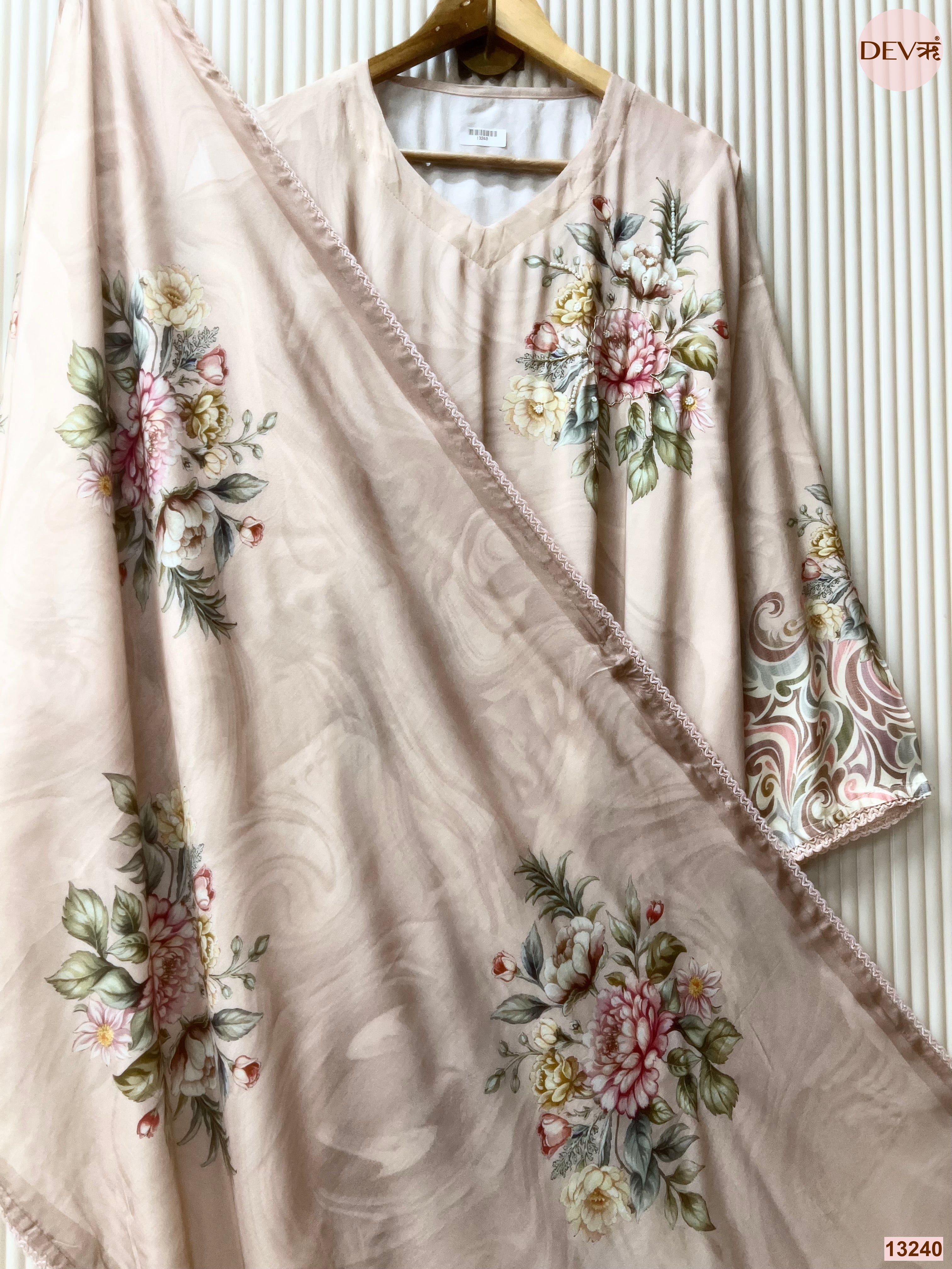 Peach Muslin Printed Unstitched 3-Piece Suit (Devri – D.No 13240)