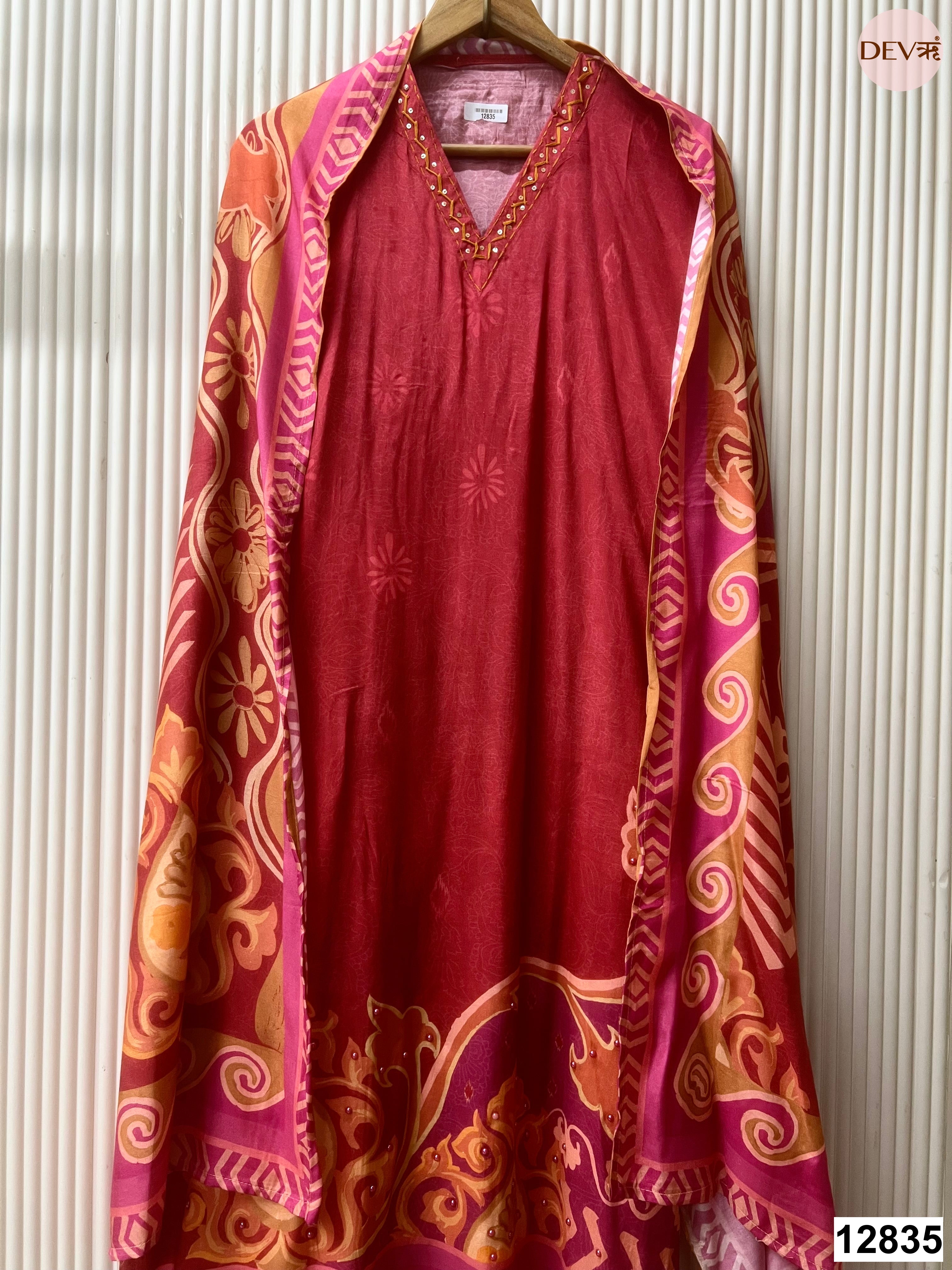 Maroon Muslin Printed Unstitched 3-Piece Suit (Devri – D.No 12835)