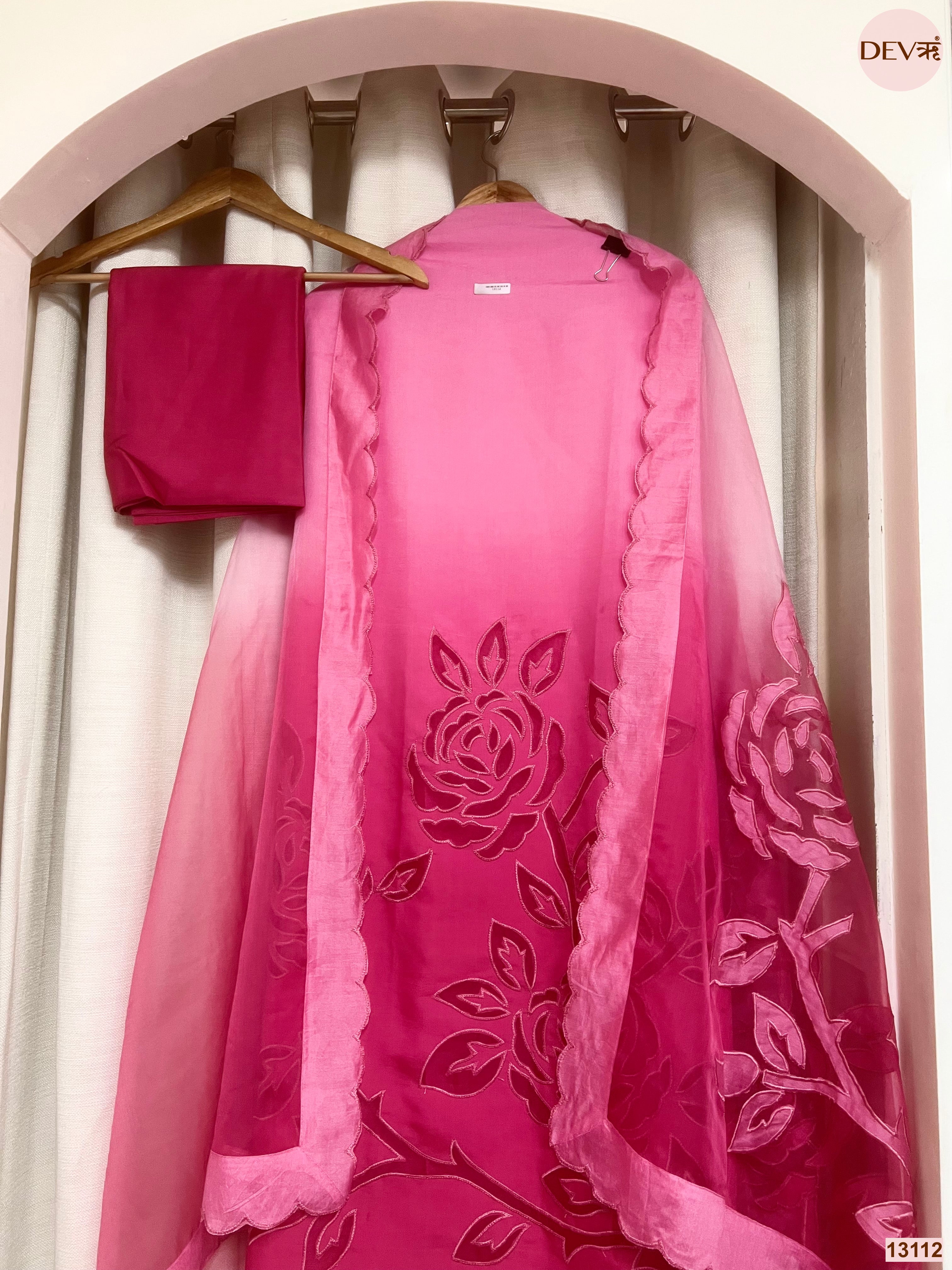 Pink Mul Chanderi Embroidered Unstitched 3-Piece Suit (Devri – D.No 13112)