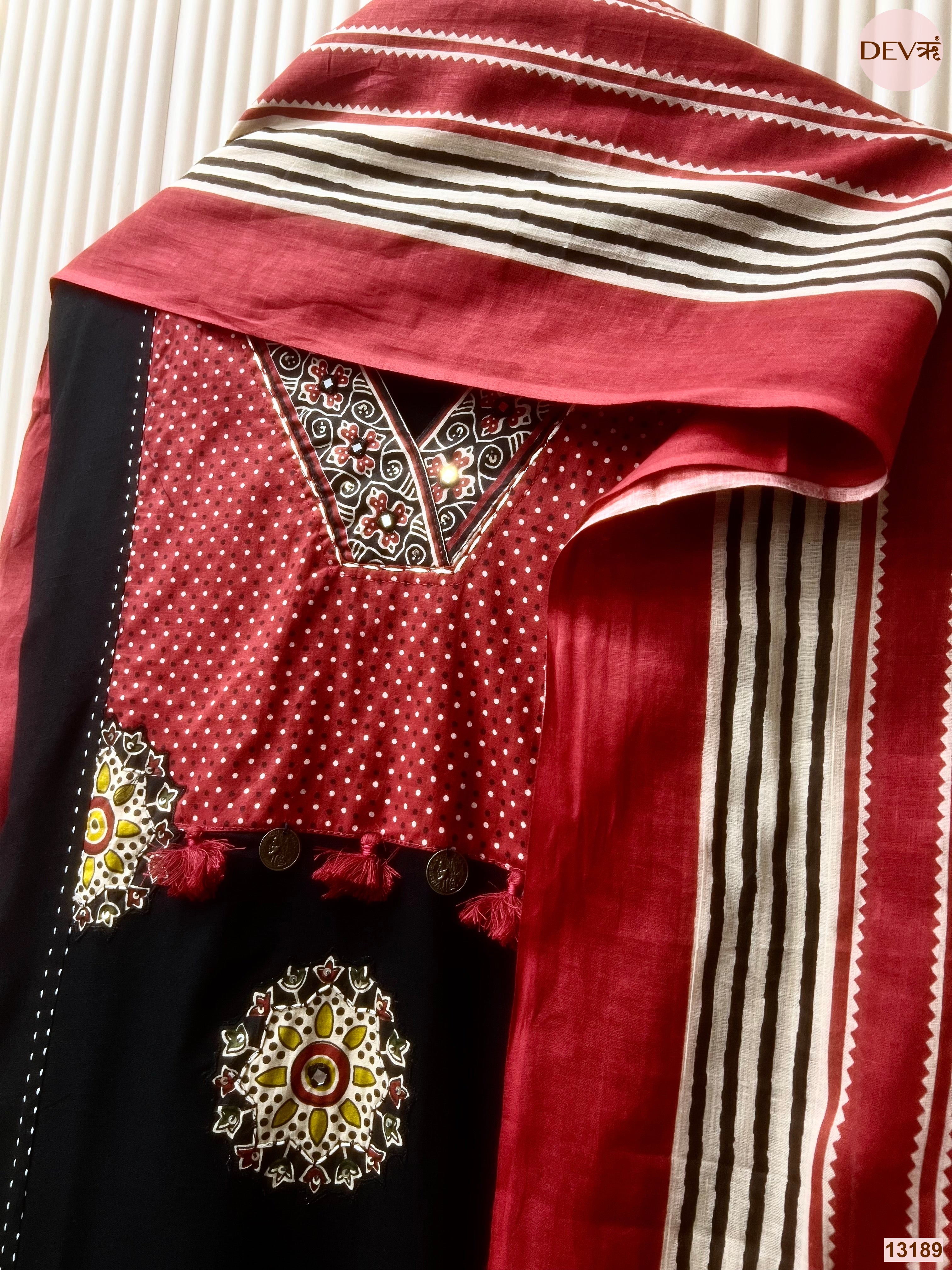 Black Slub Cotton Printed Unstitched 3-Piece Suit (Devri – D.No 13189)